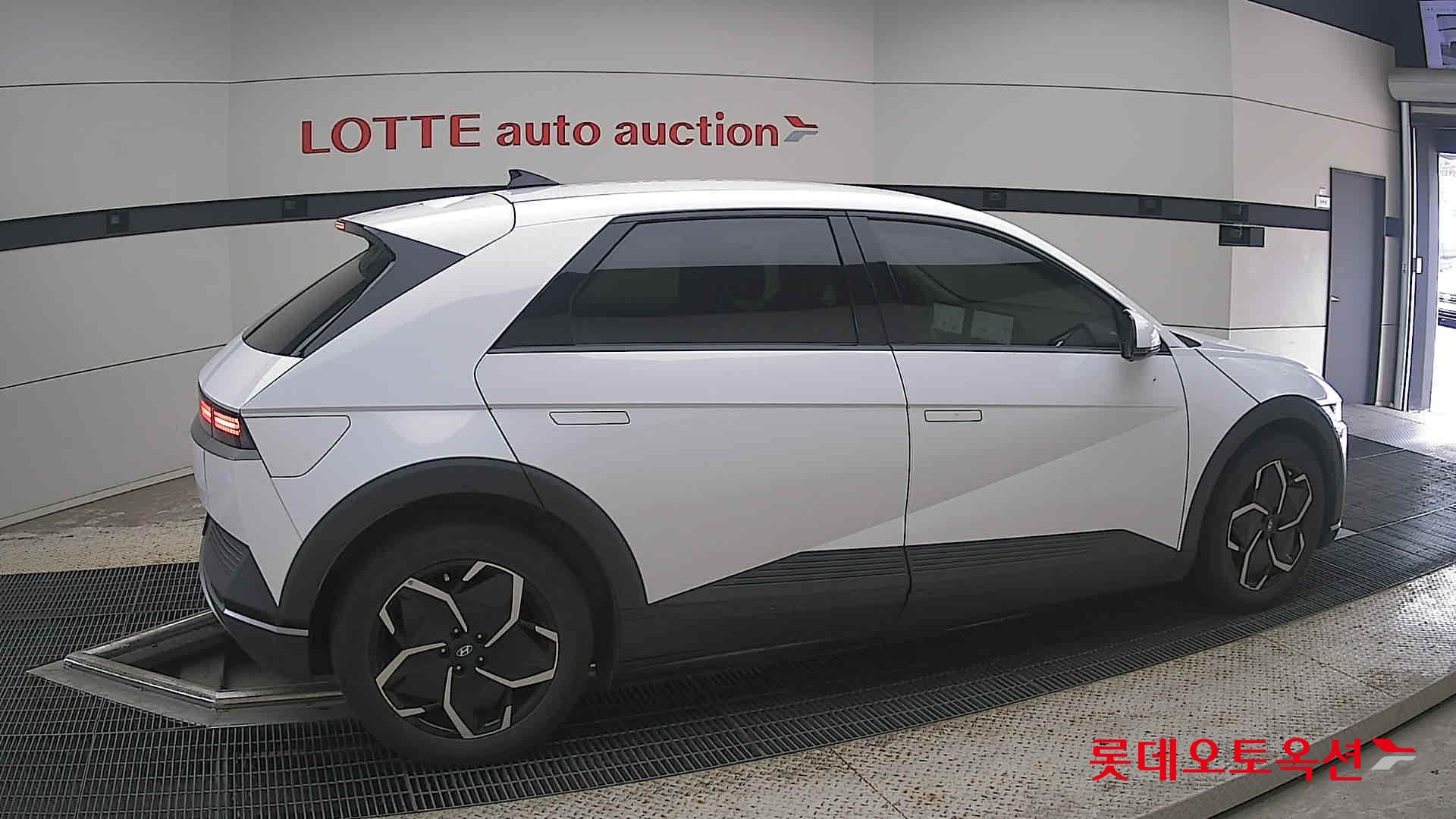 2023 - hyundai ioniq