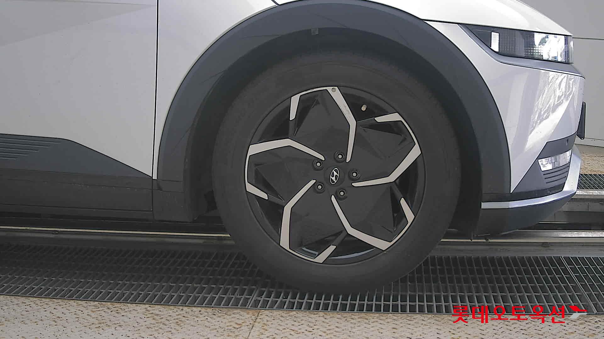 2023 - hyundai ioniq