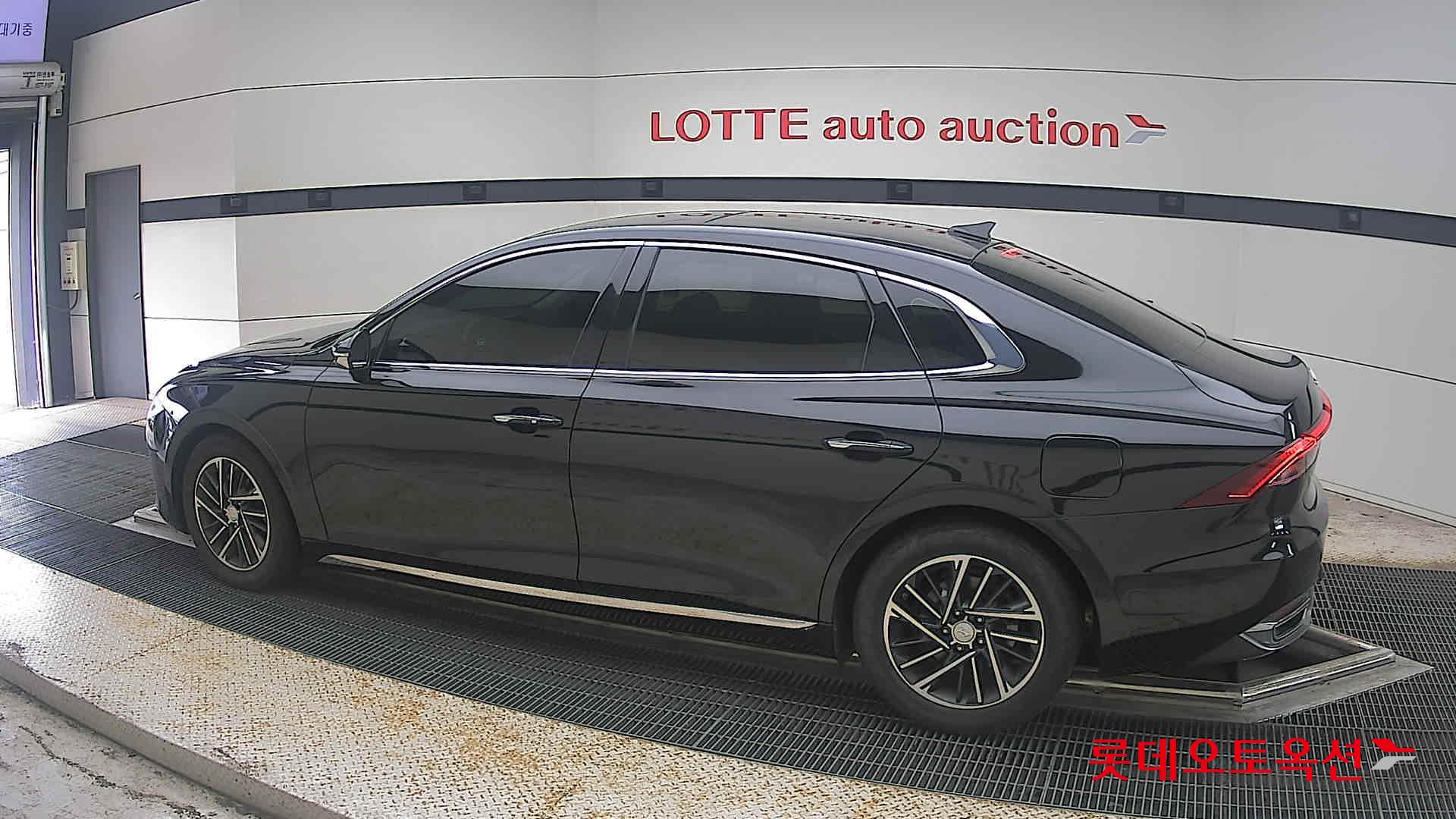 2022 - hyundai grandeur