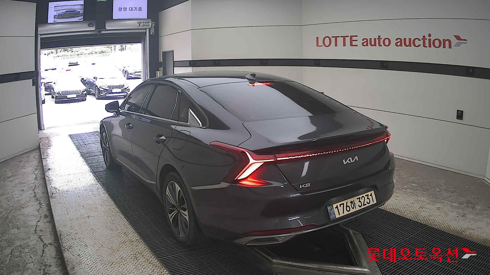 2022 - kia k8