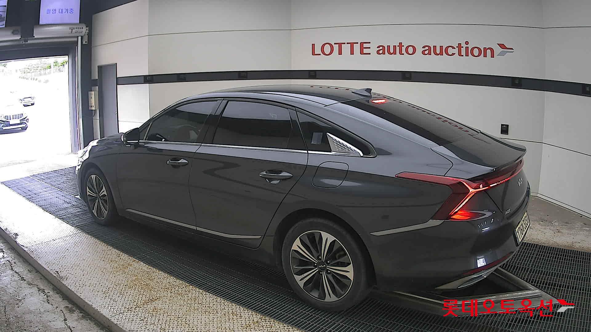 2022 - kia k8