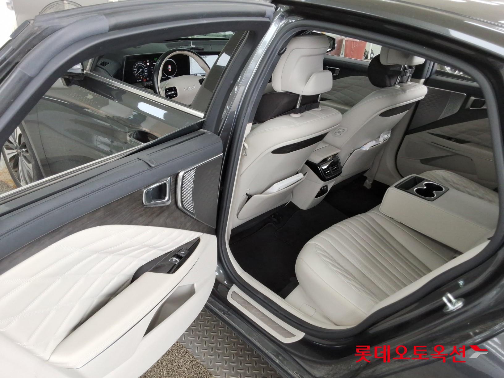 2022 - kia k8