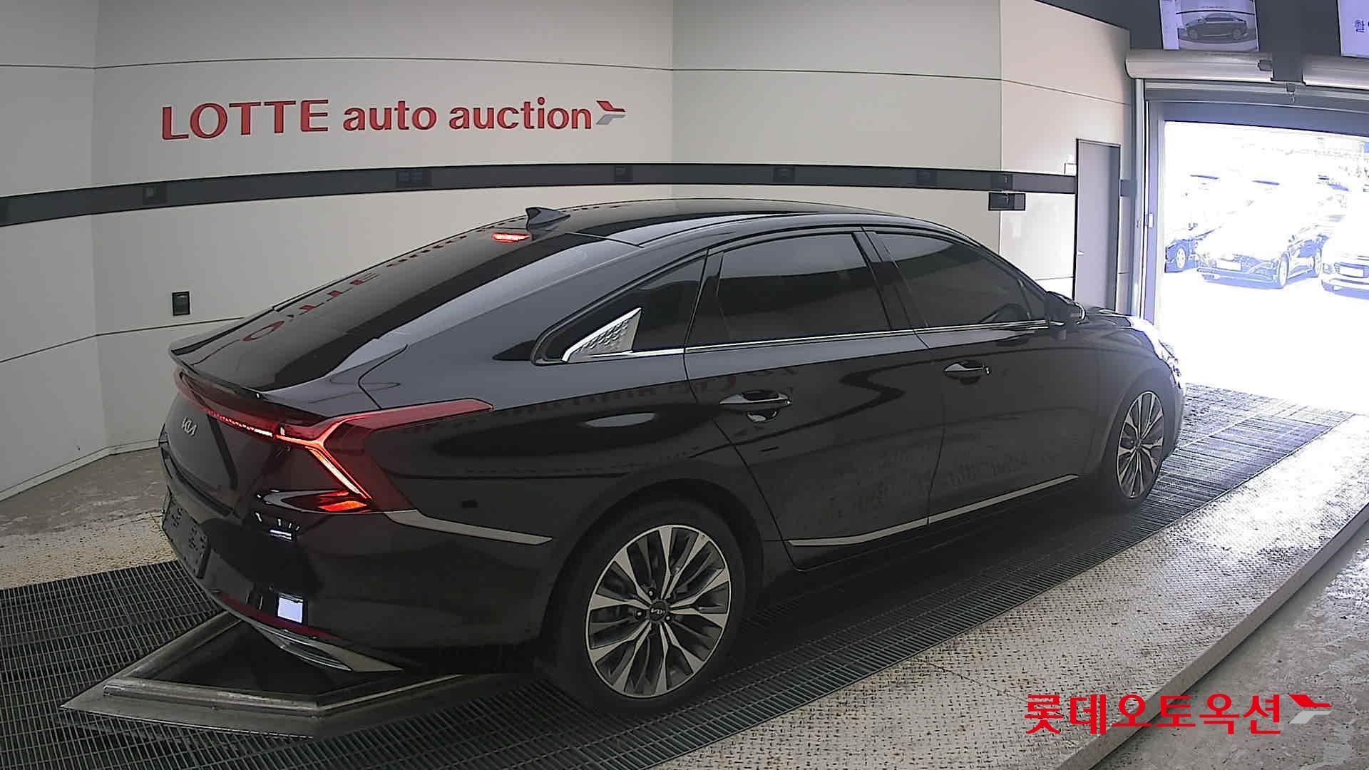 2022 - kia k8
