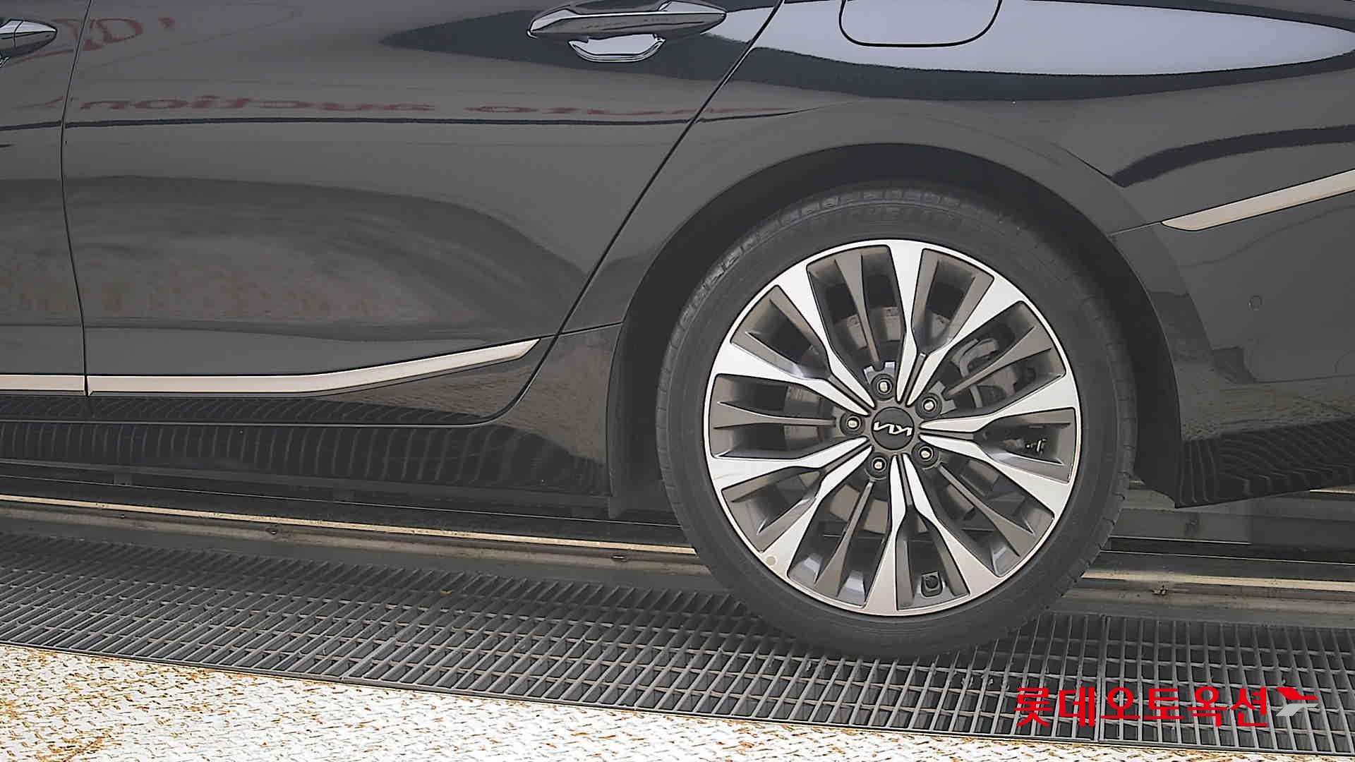 2022 - kia k8