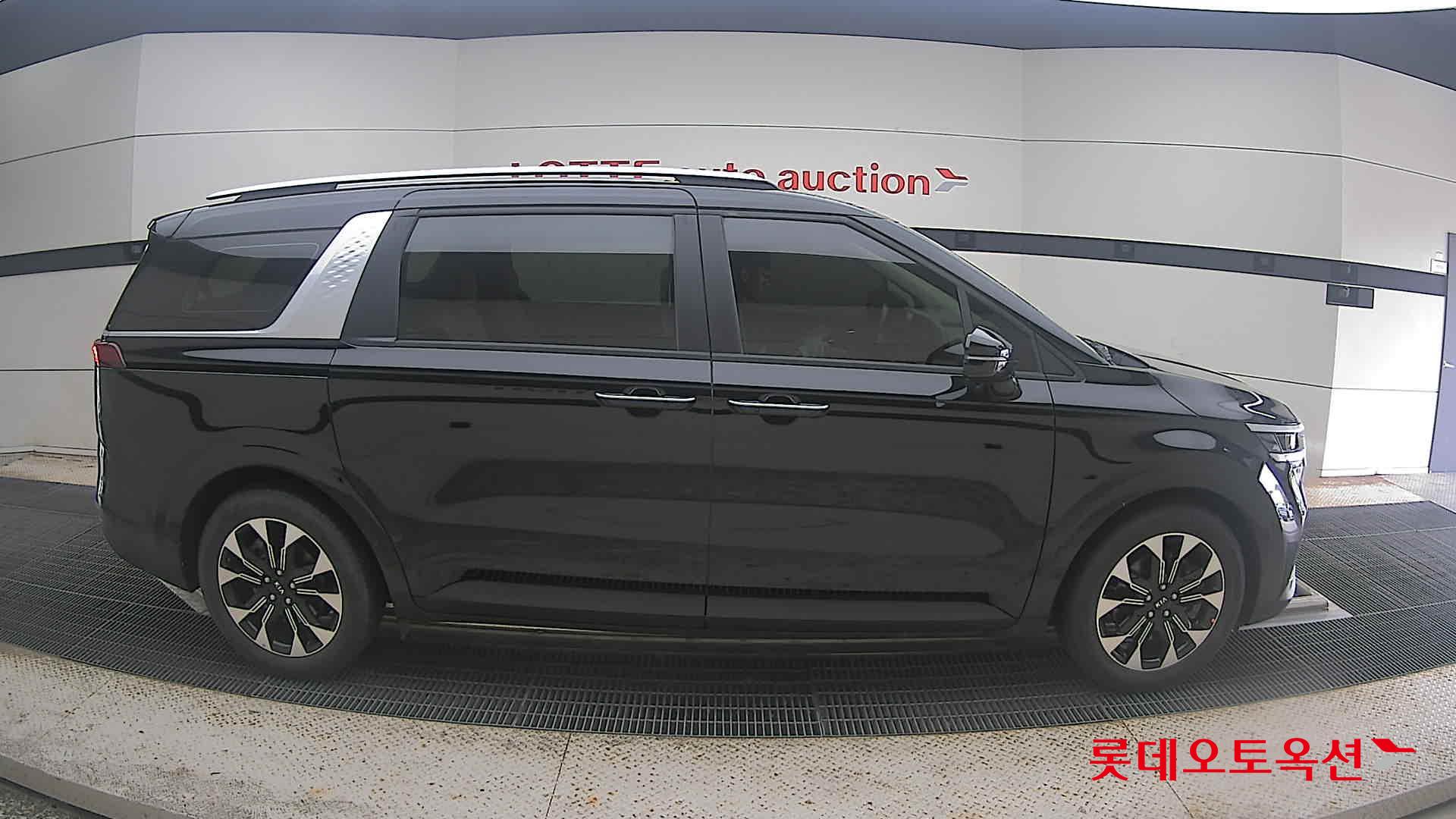 2021 - kia carnival