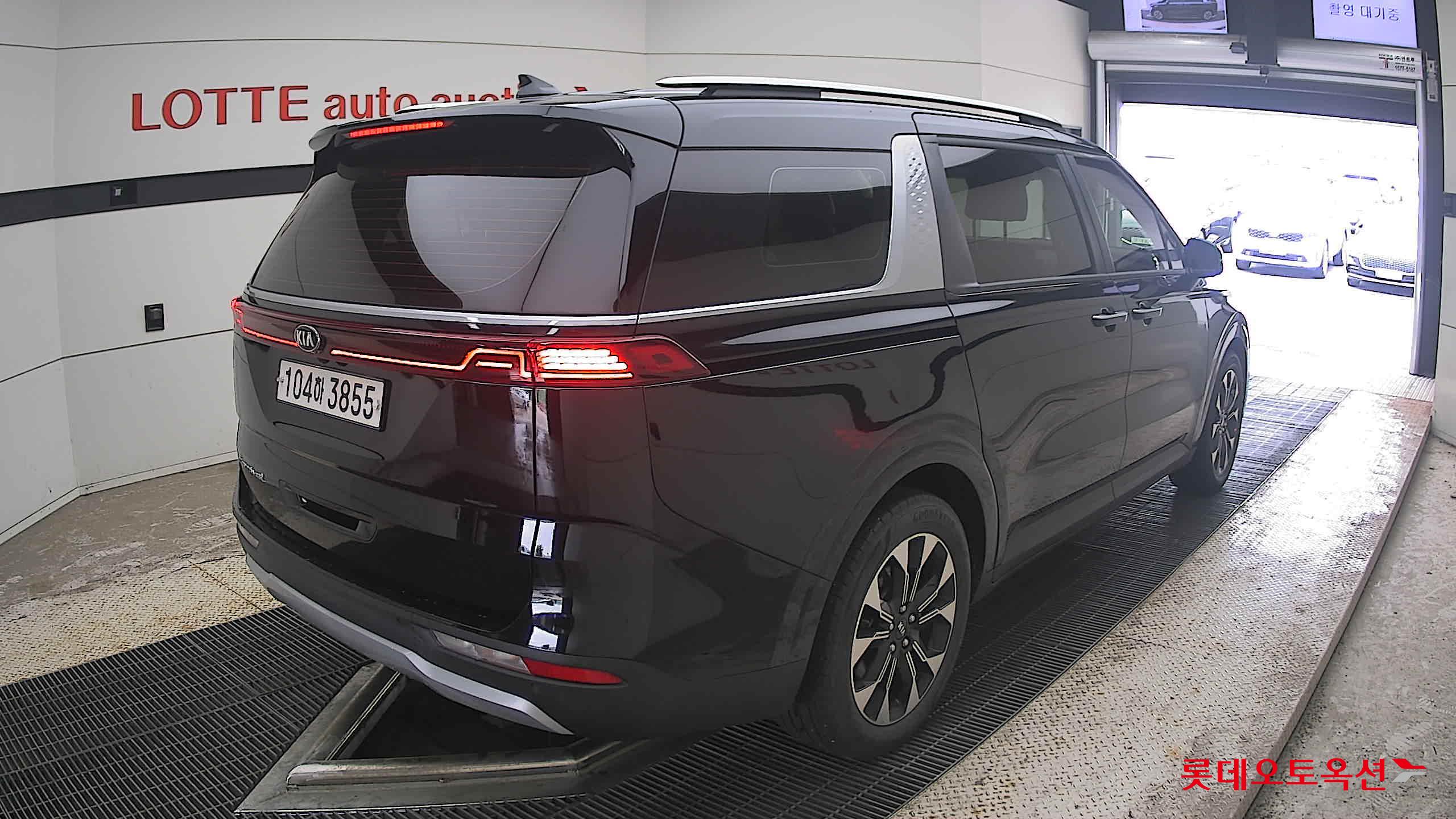 2021 - kia carnival