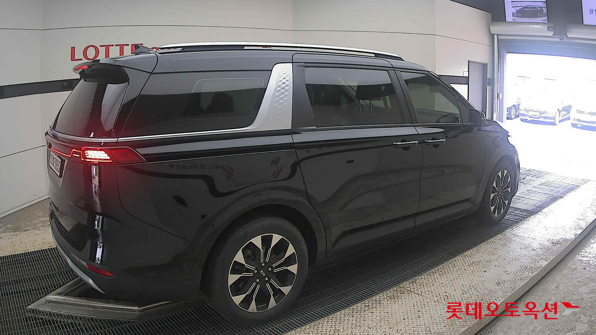 2021 - kia carnival
