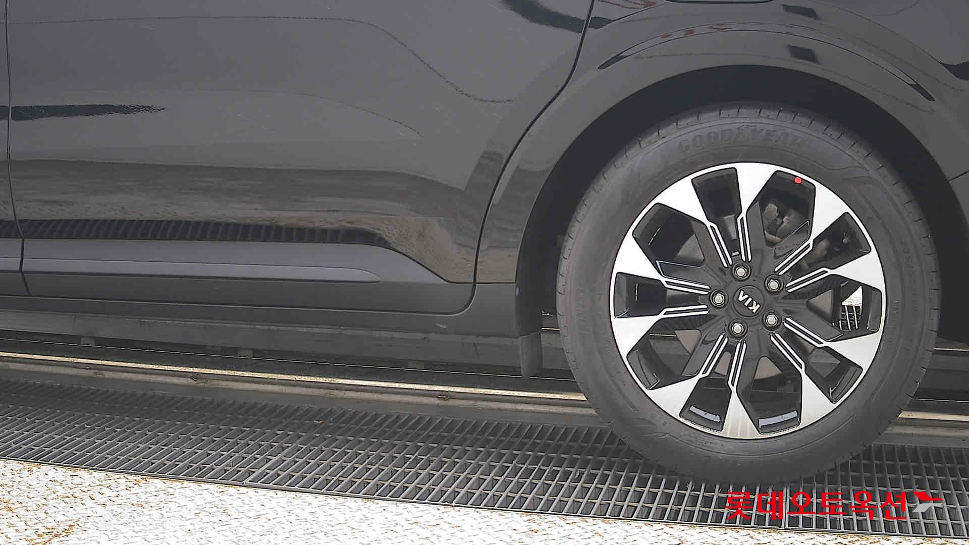 2021 - kia carnival