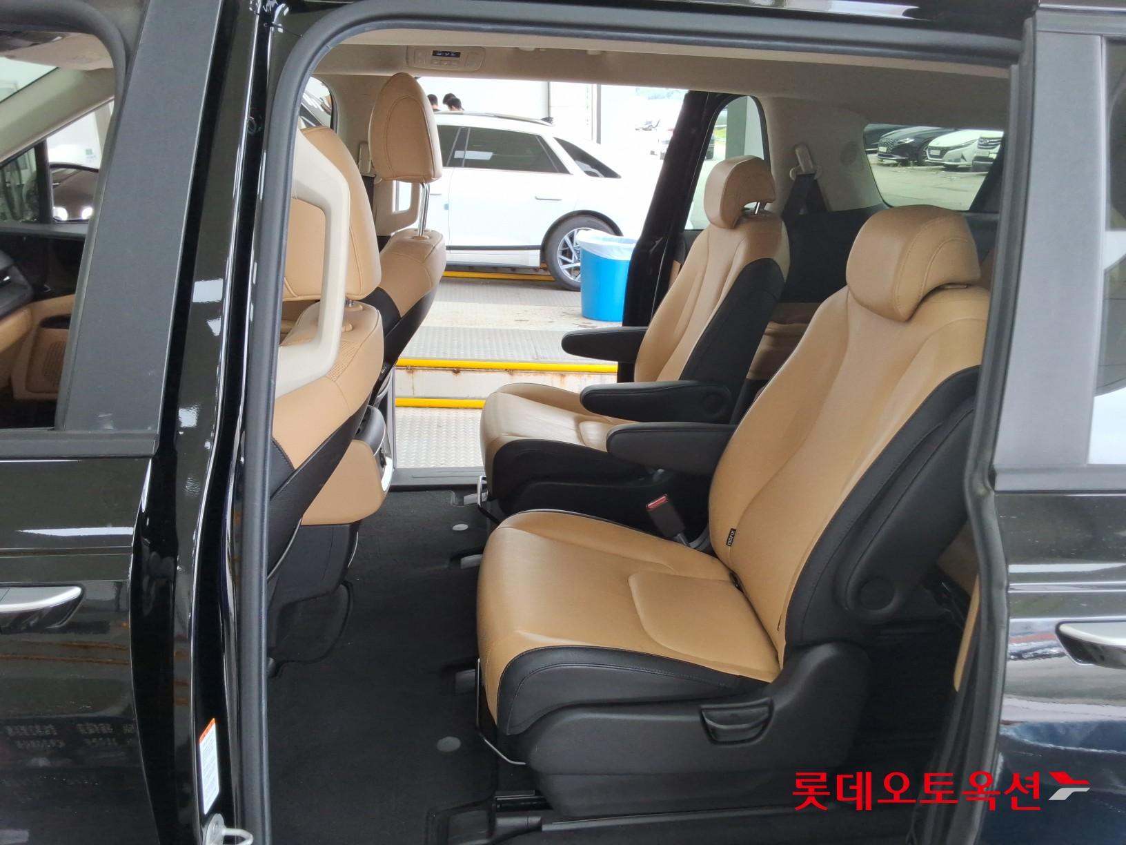 2021 - kia carnival