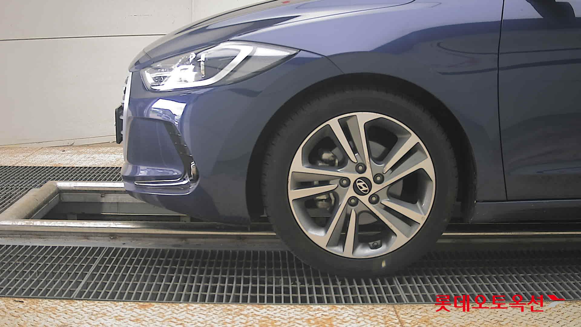 2018 - hyundai avante