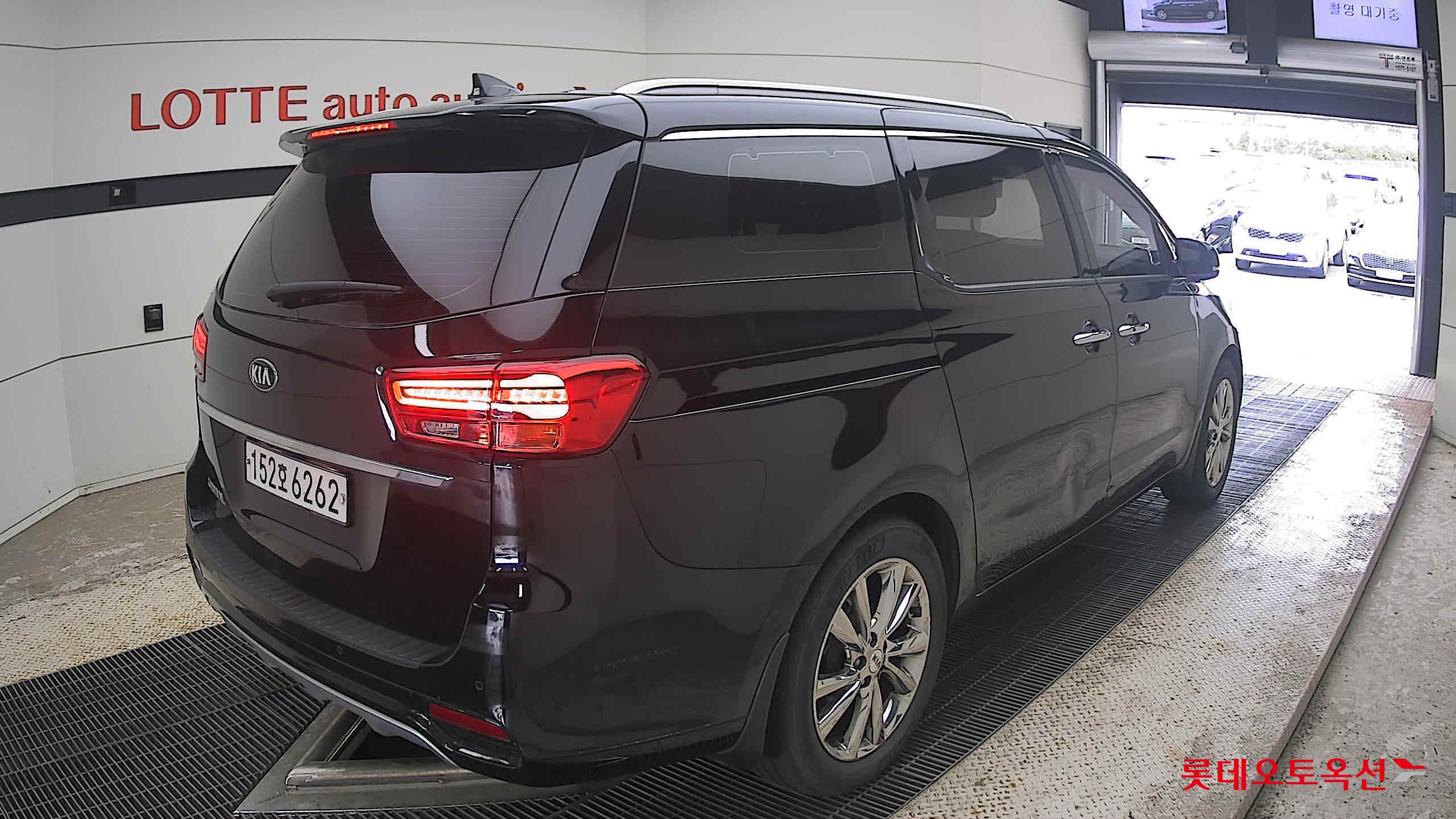 2020 - kia carnival