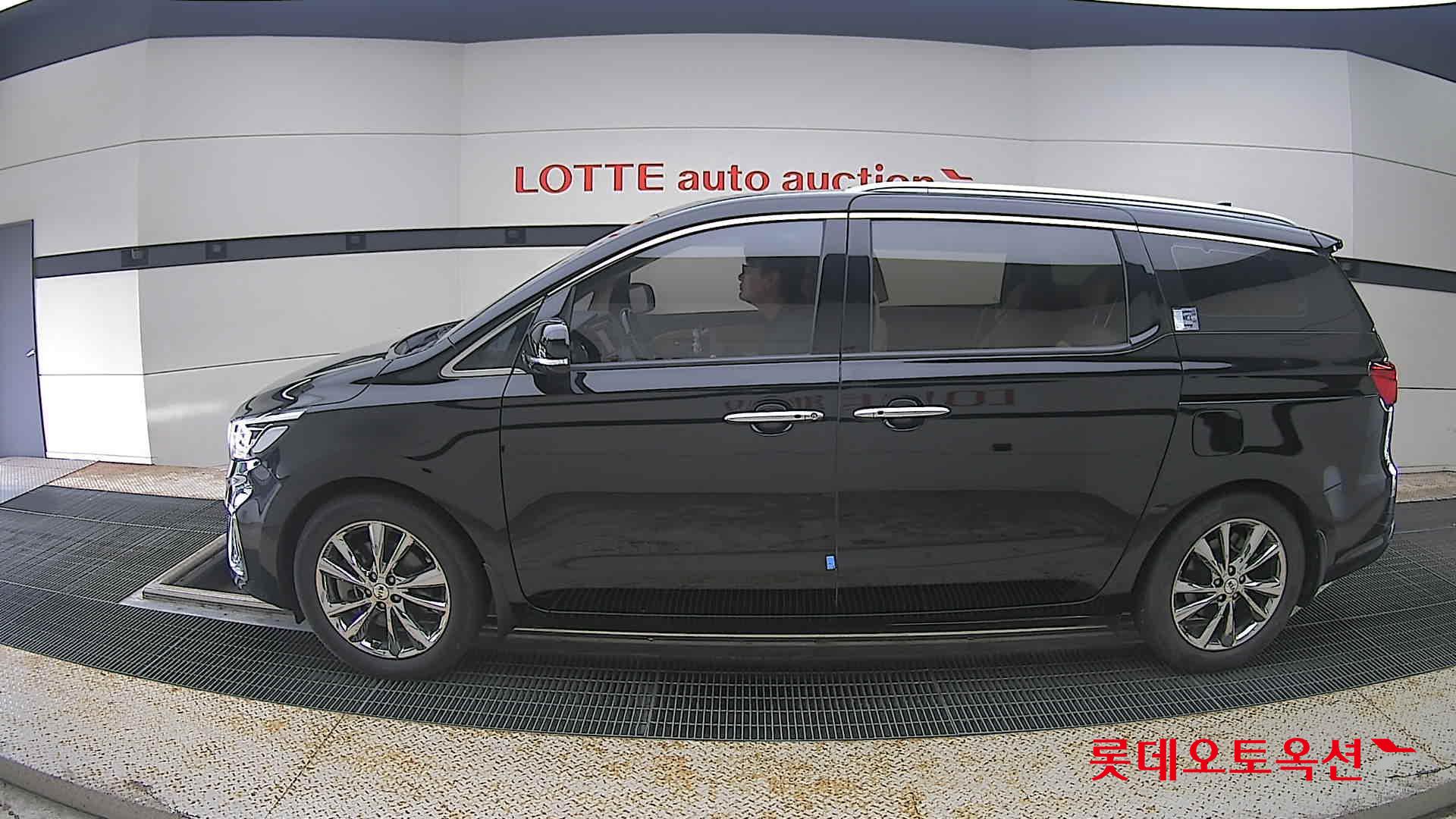 2020 - kia carnival