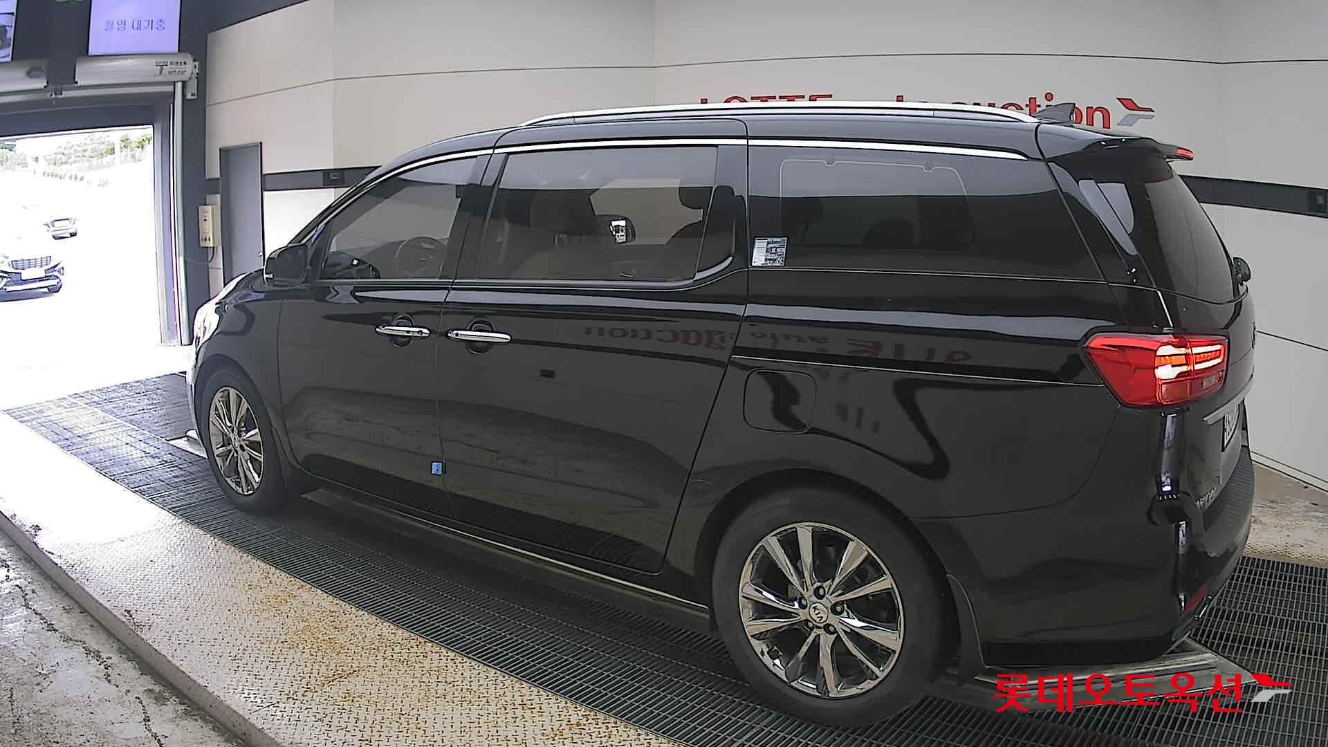 2020 - kia carnival