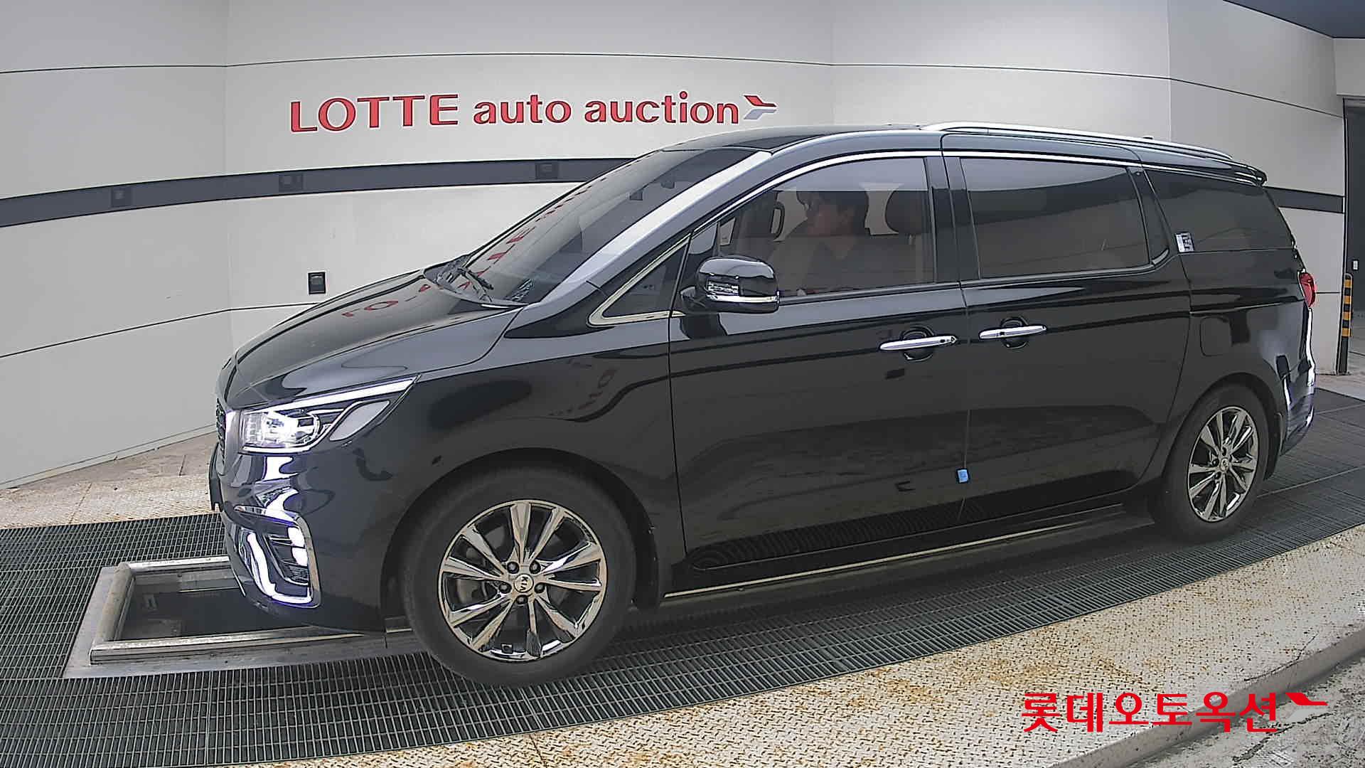 2020 - kia carnival