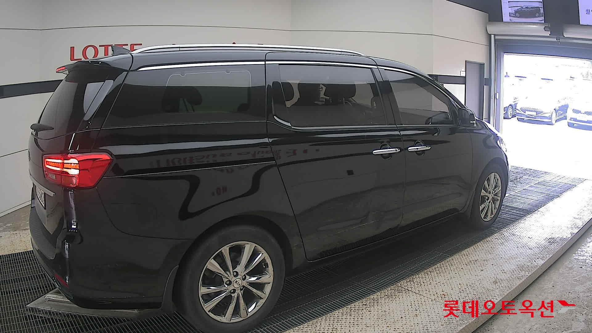 2020 - kia carnival