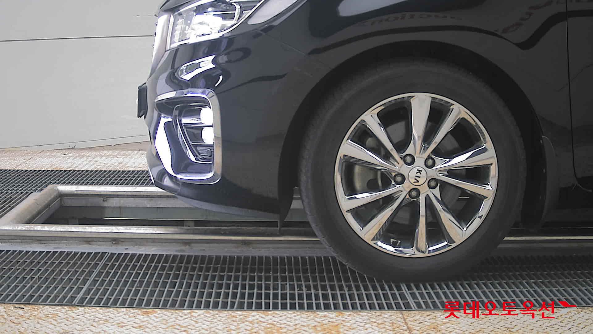 2020 - kia carnival