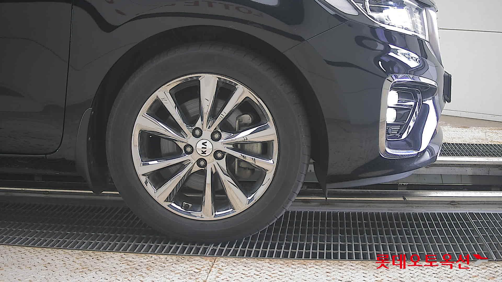 2020 - kia carnival