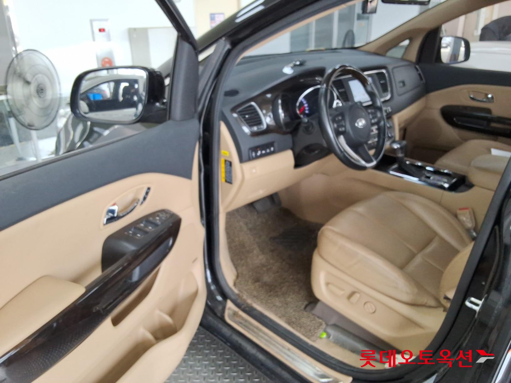2020 - kia carnival