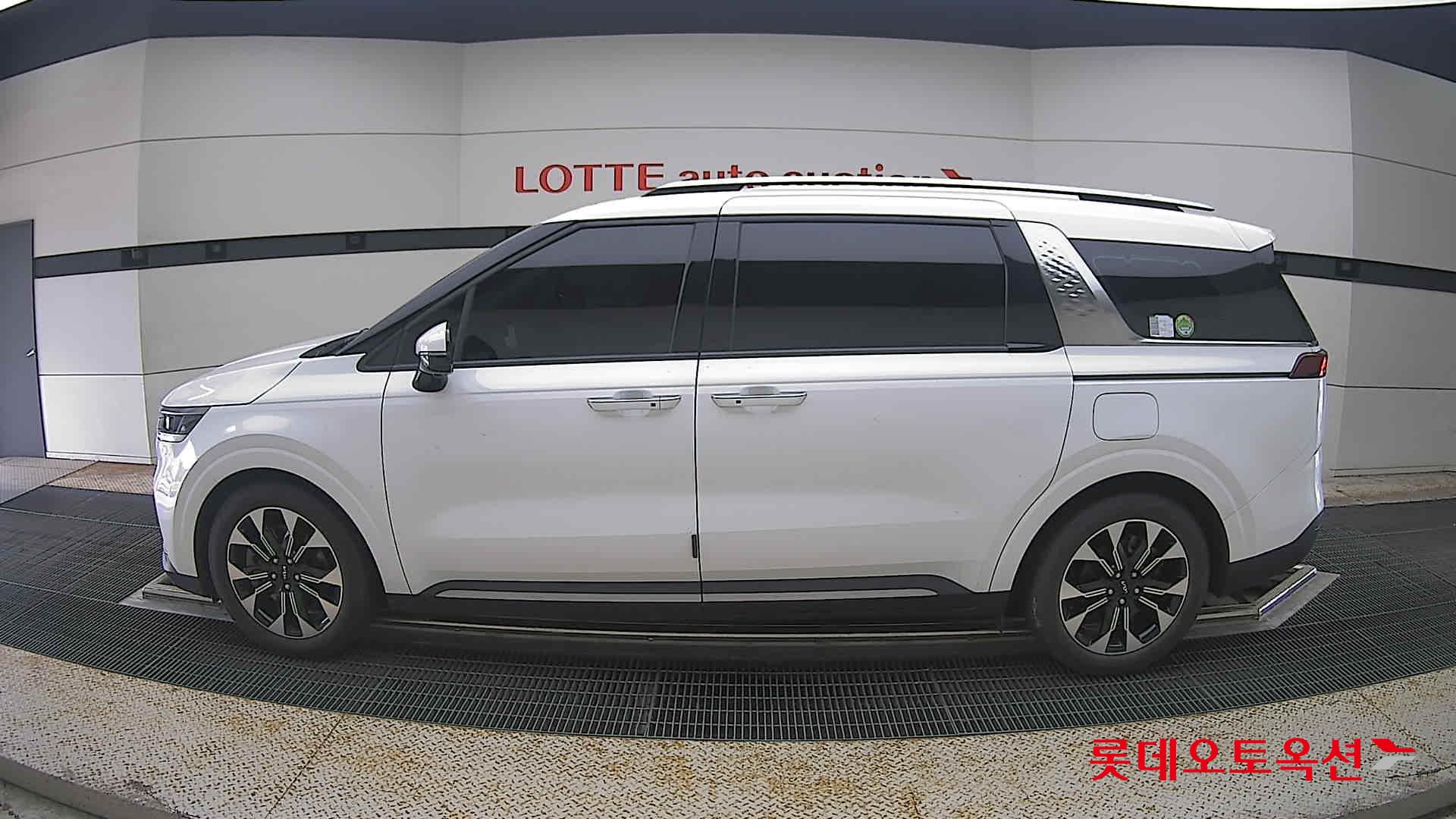 2023 - kia carnival