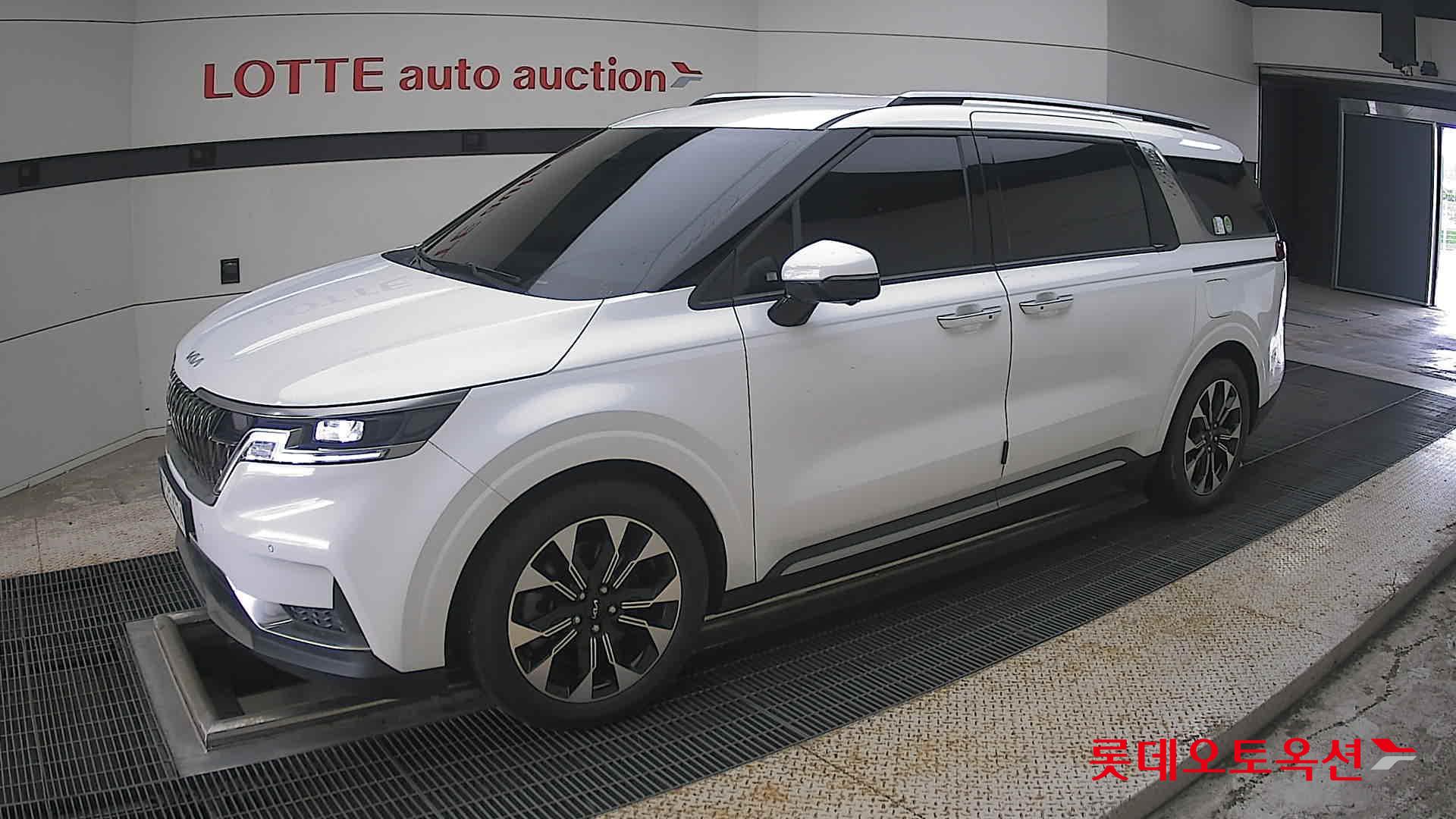 2023 - kia carnival