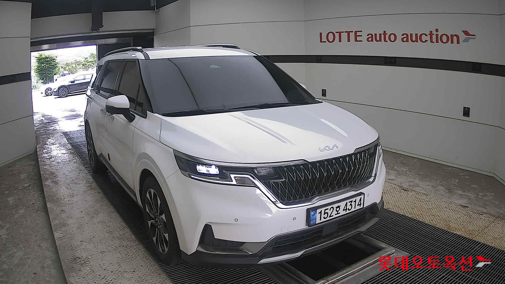 2023 - kia carnival