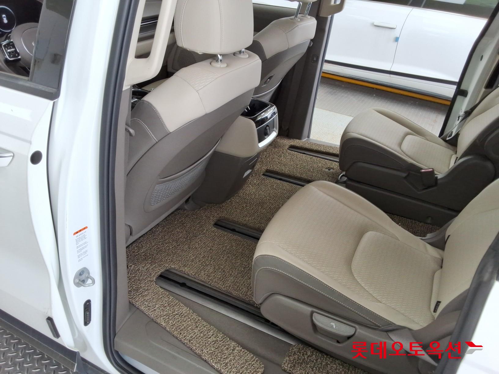 2023 - kia carnival