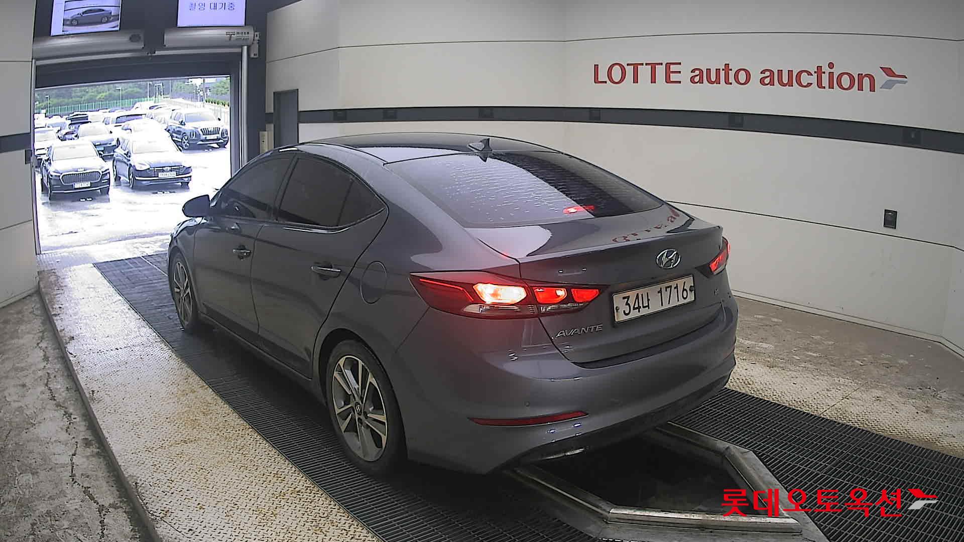 2018 - hyundai avante