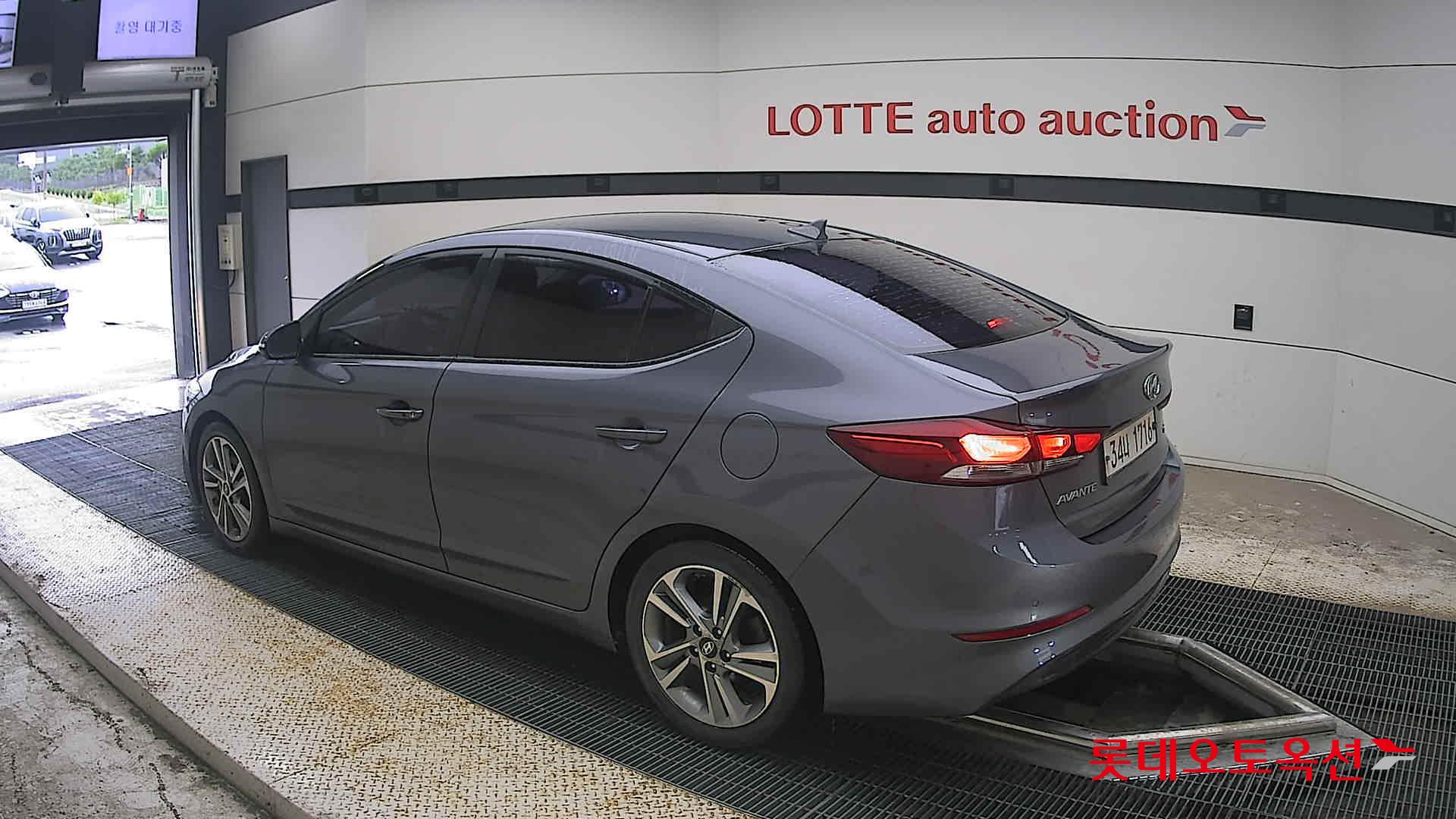 2018 - hyundai avante