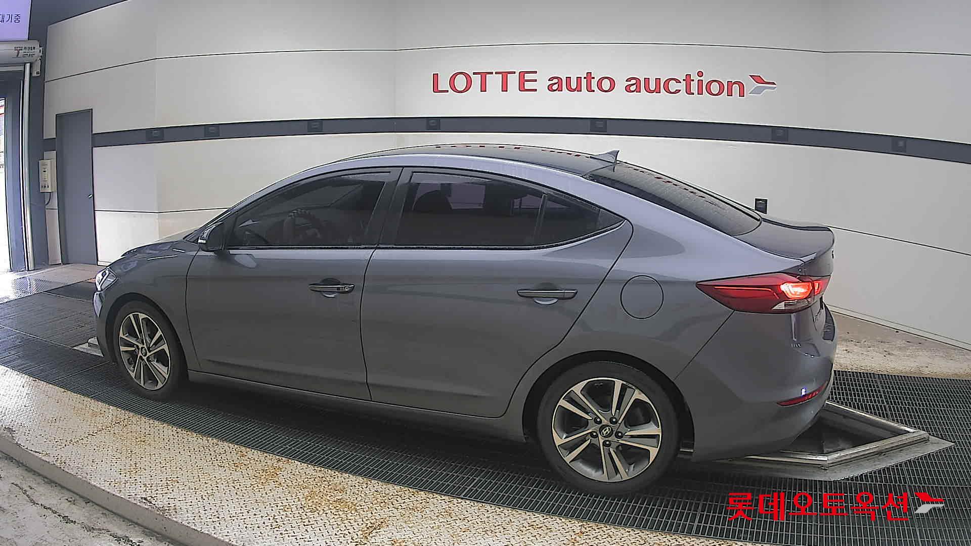 2018 - hyundai avante