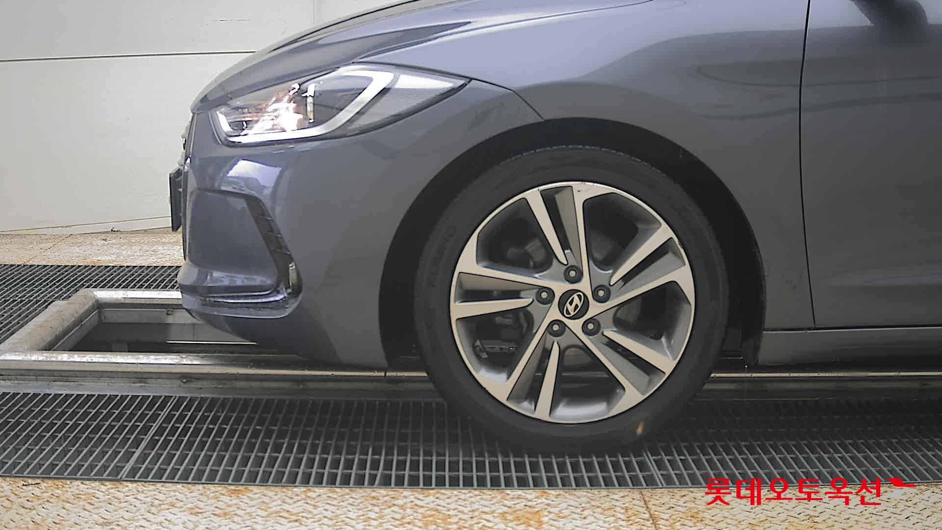2018 - hyundai avante
