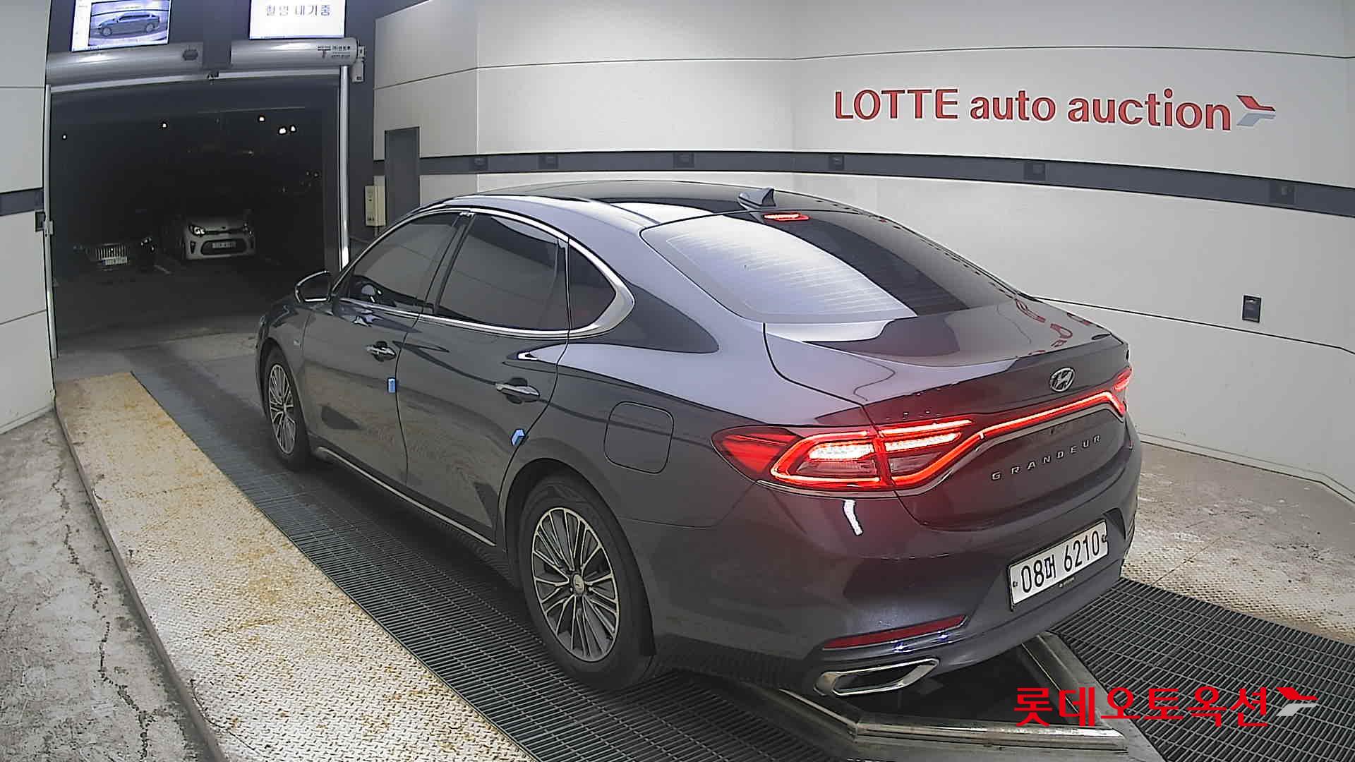 2018 - hyundai grandeur
