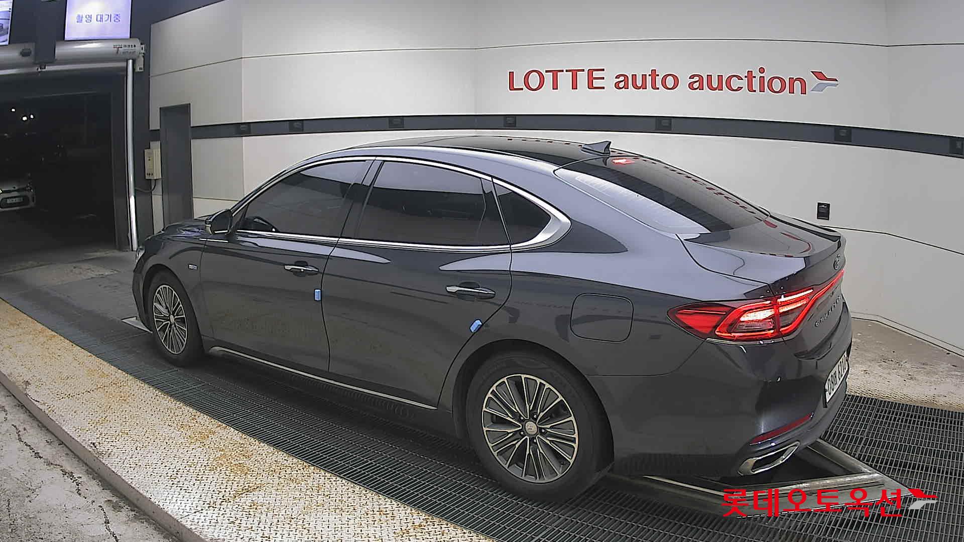 2018 - hyundai grandeur
