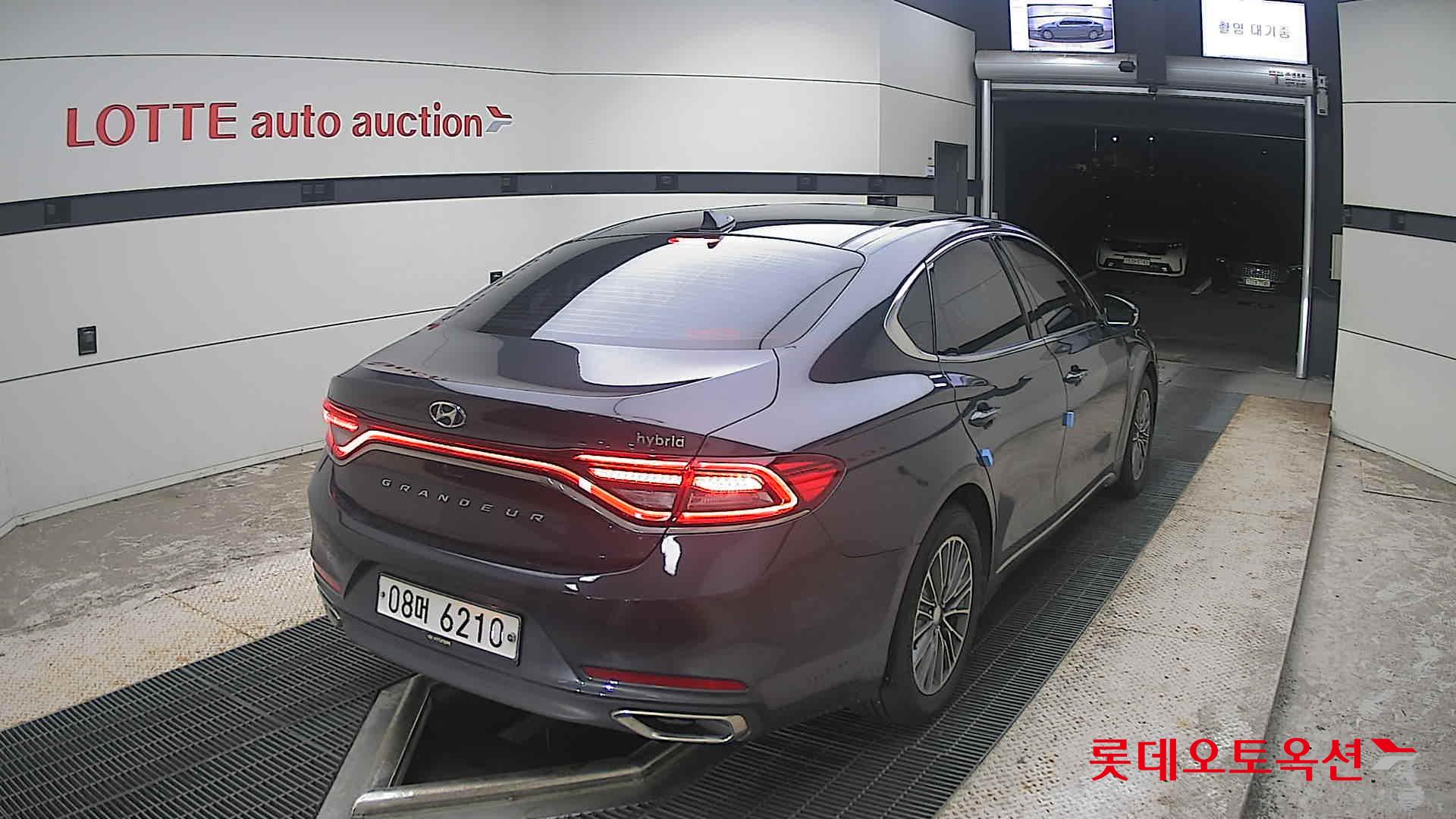 2018 - hyundai grandeur