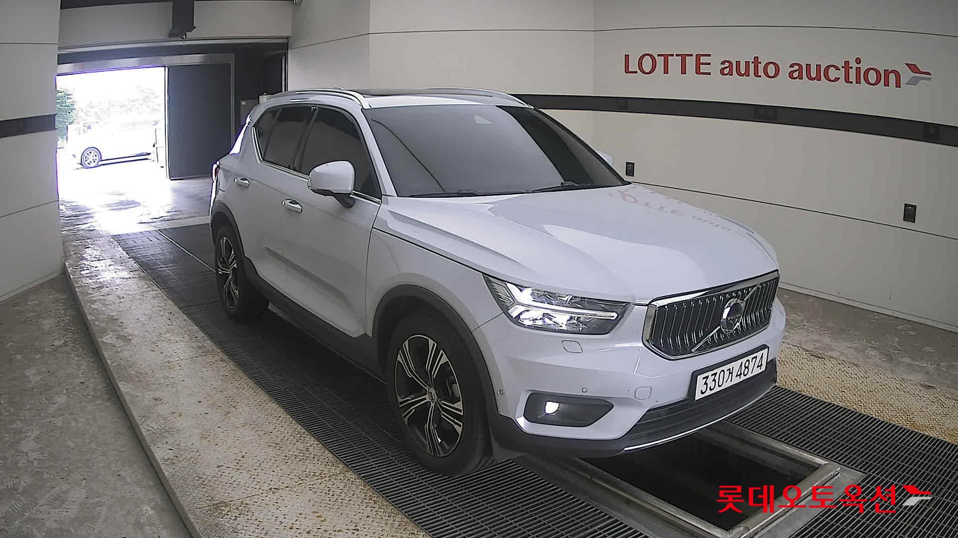 2021 - volvo xc40