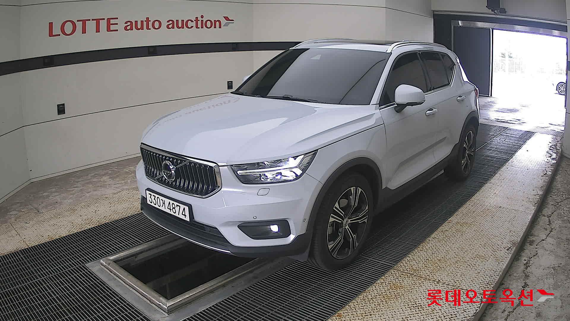 2021 - volvo xc40