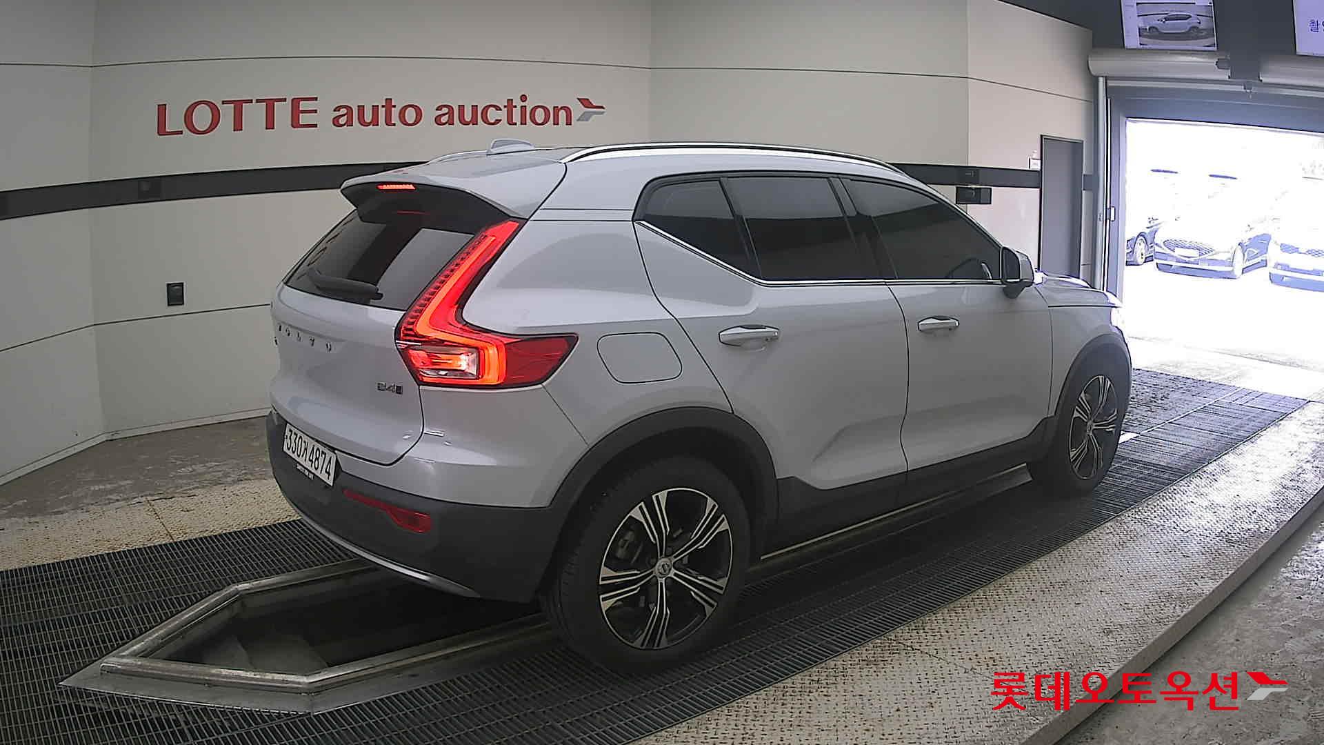 2021 - volvo xc40