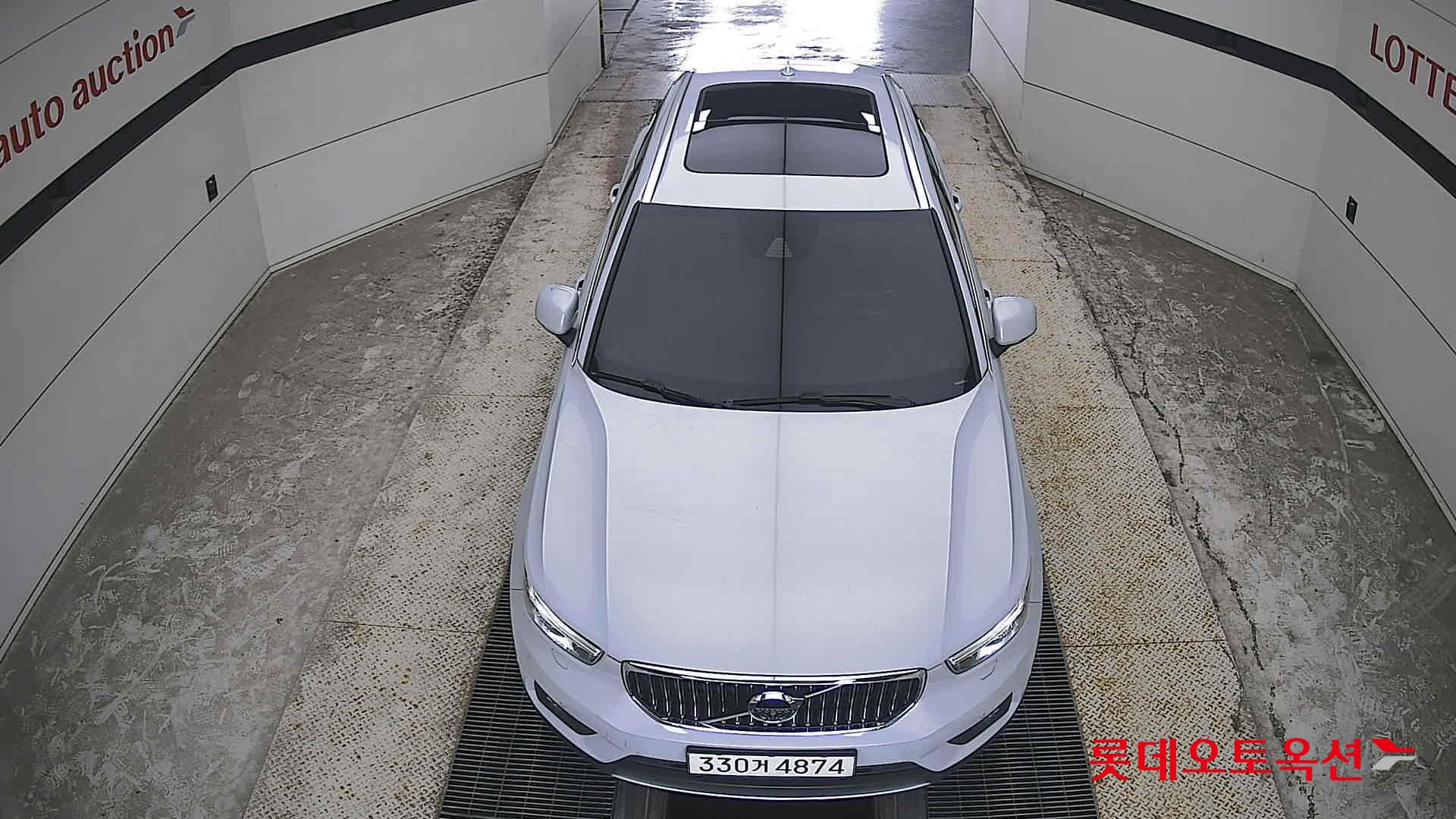 2021 - volvo xc40