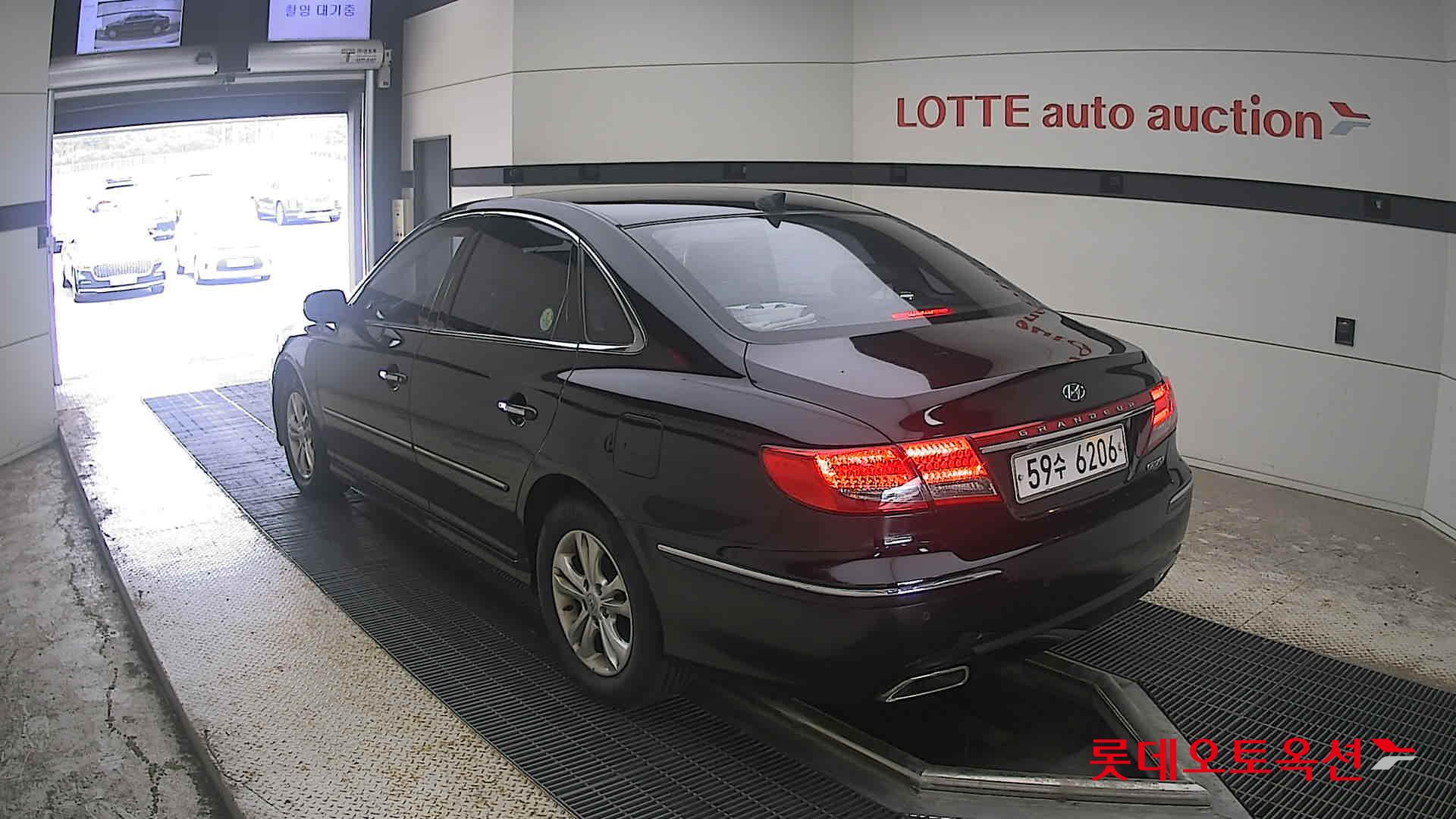 2010 - hyundai grandeur