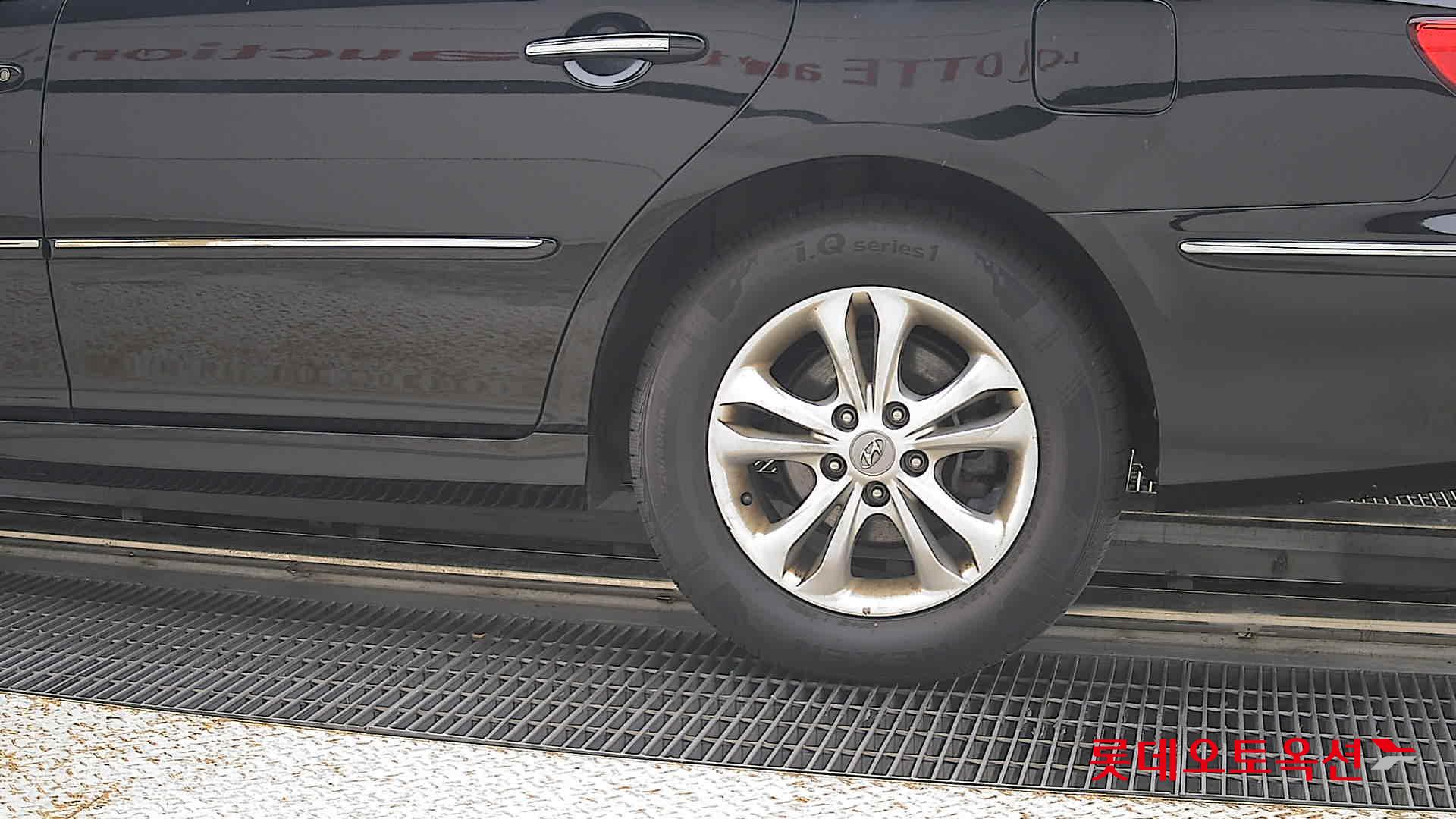 2010 - hyundai grandeur