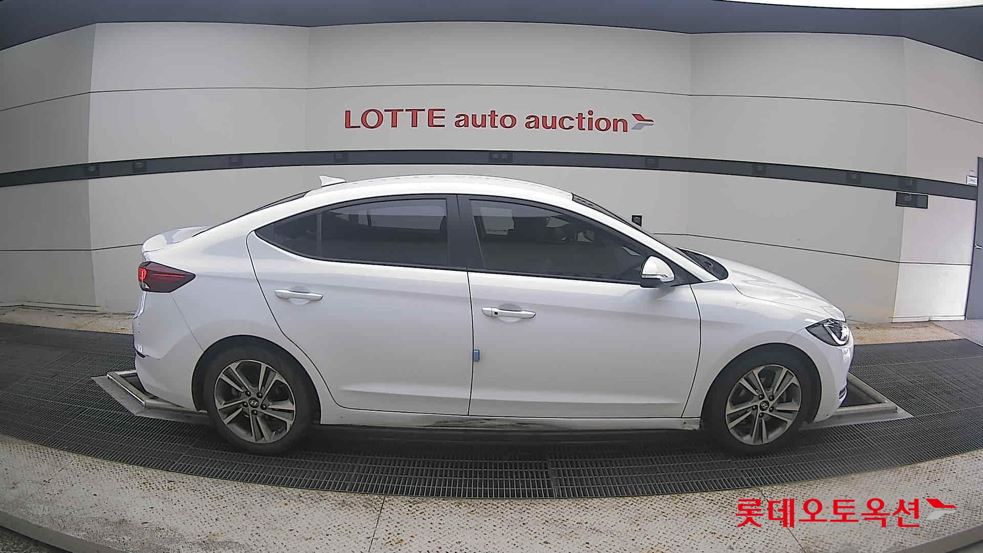 2018 - hyundai avante
