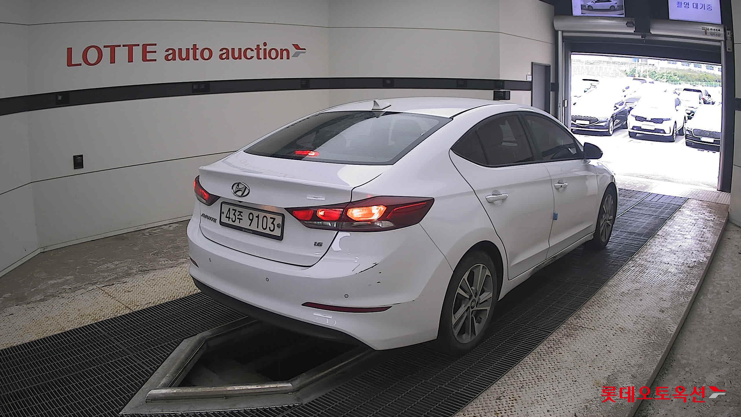 2018 - hyundai avante
