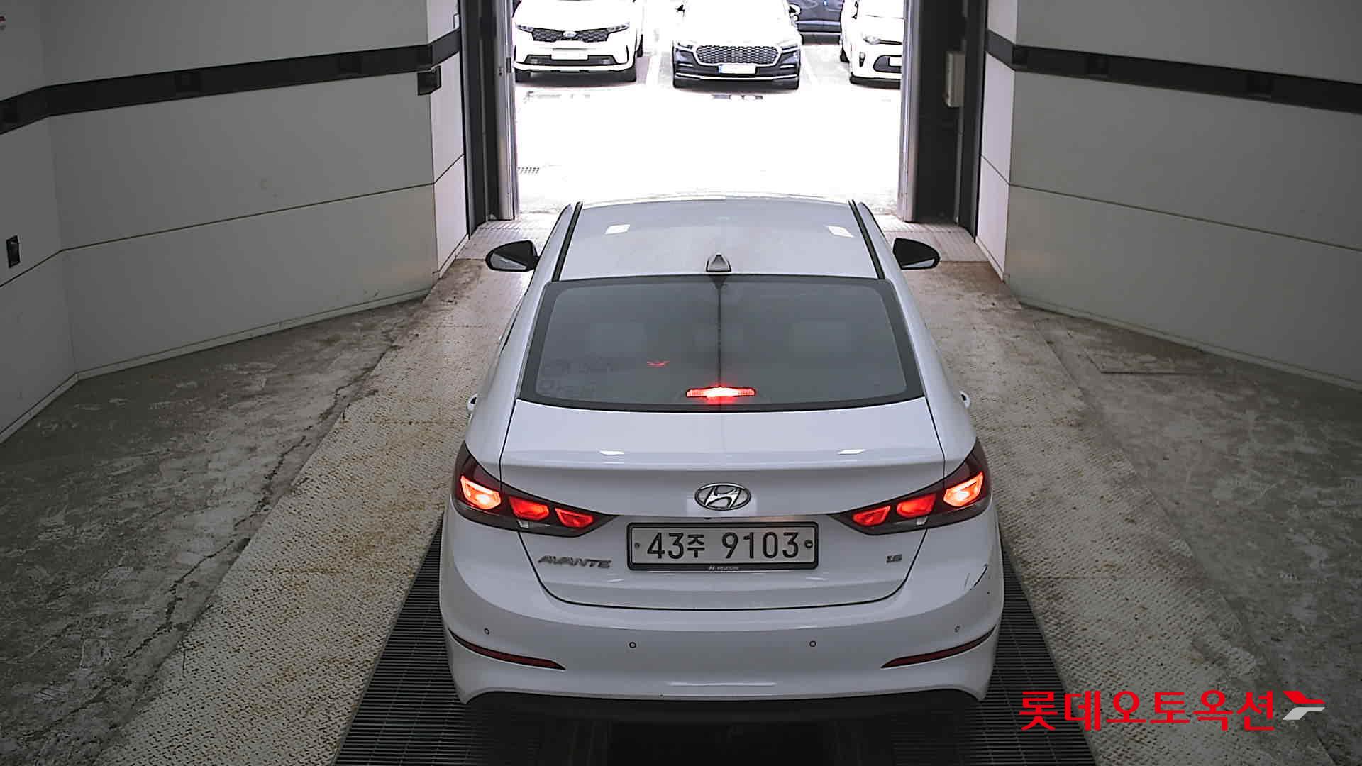 2018 - hyundai avante