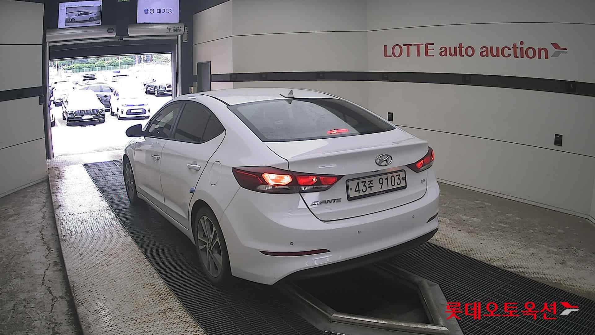 2018 - hyundai avante