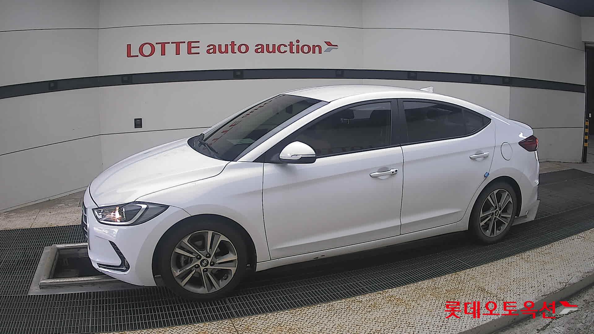 2018 - hyundai avante