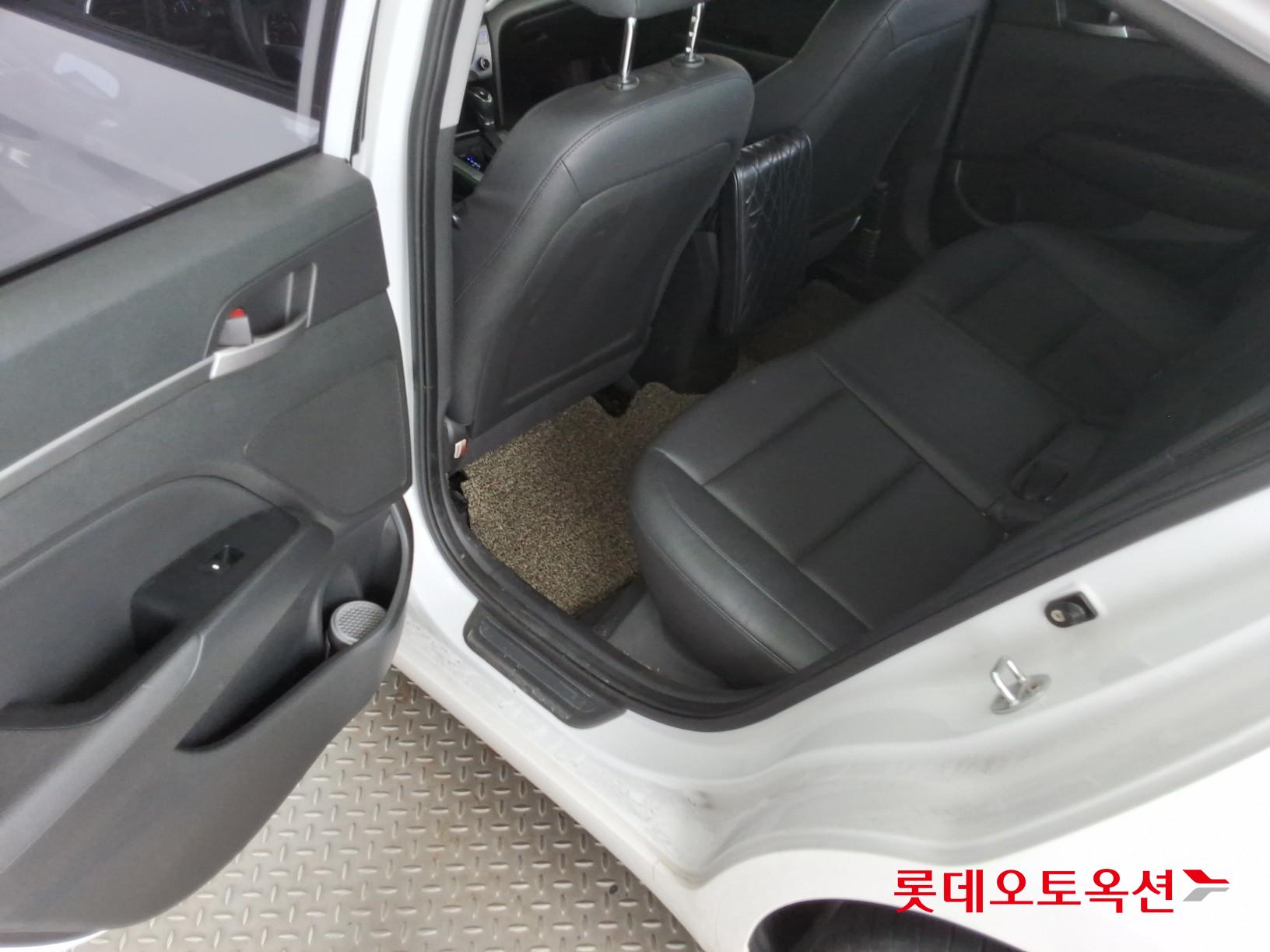 2018 - hyundai avante