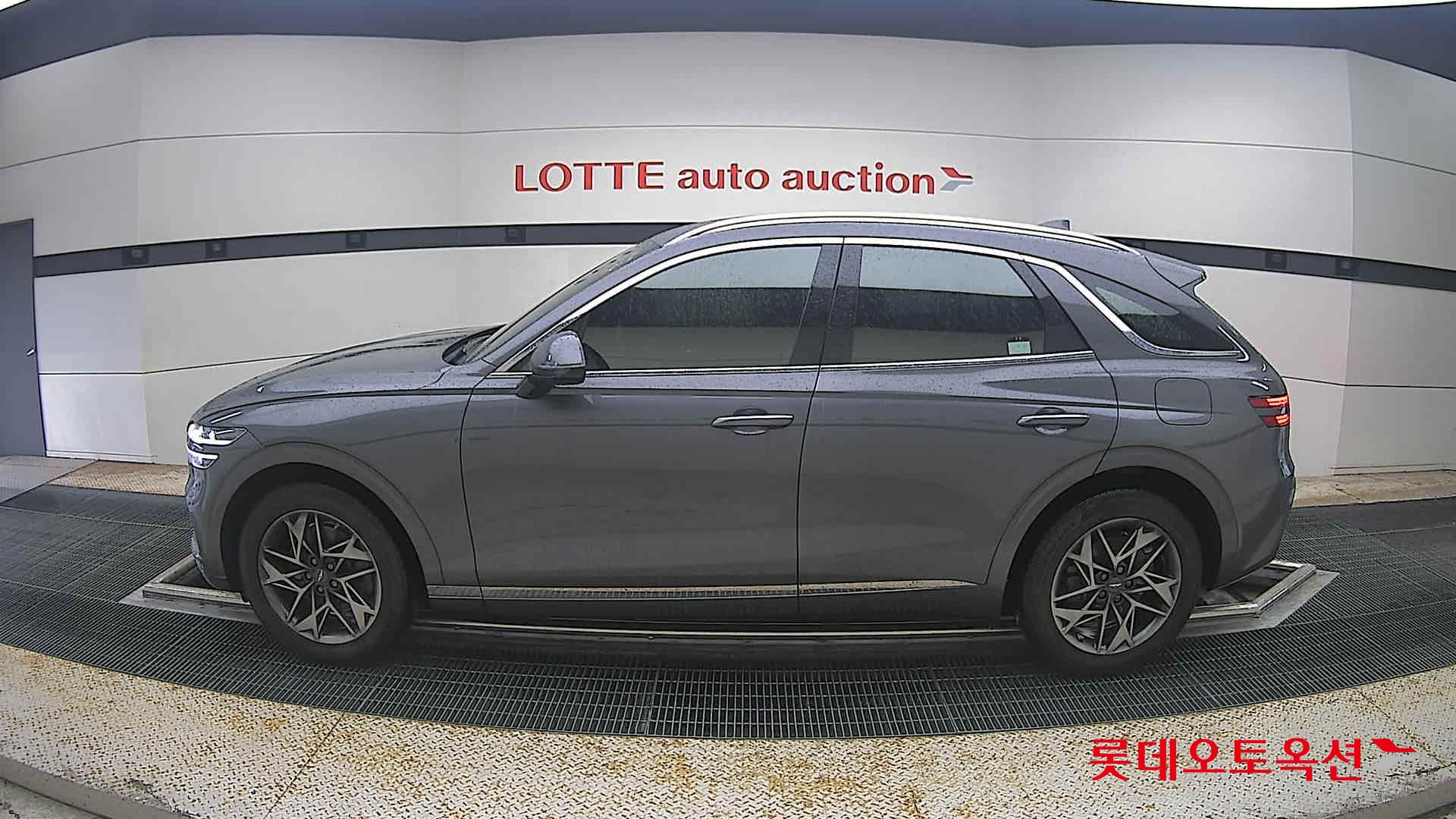 2021 - genesis gv70