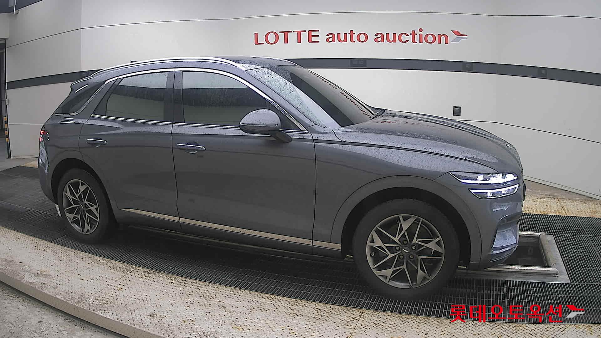 2021 - genesis gv70