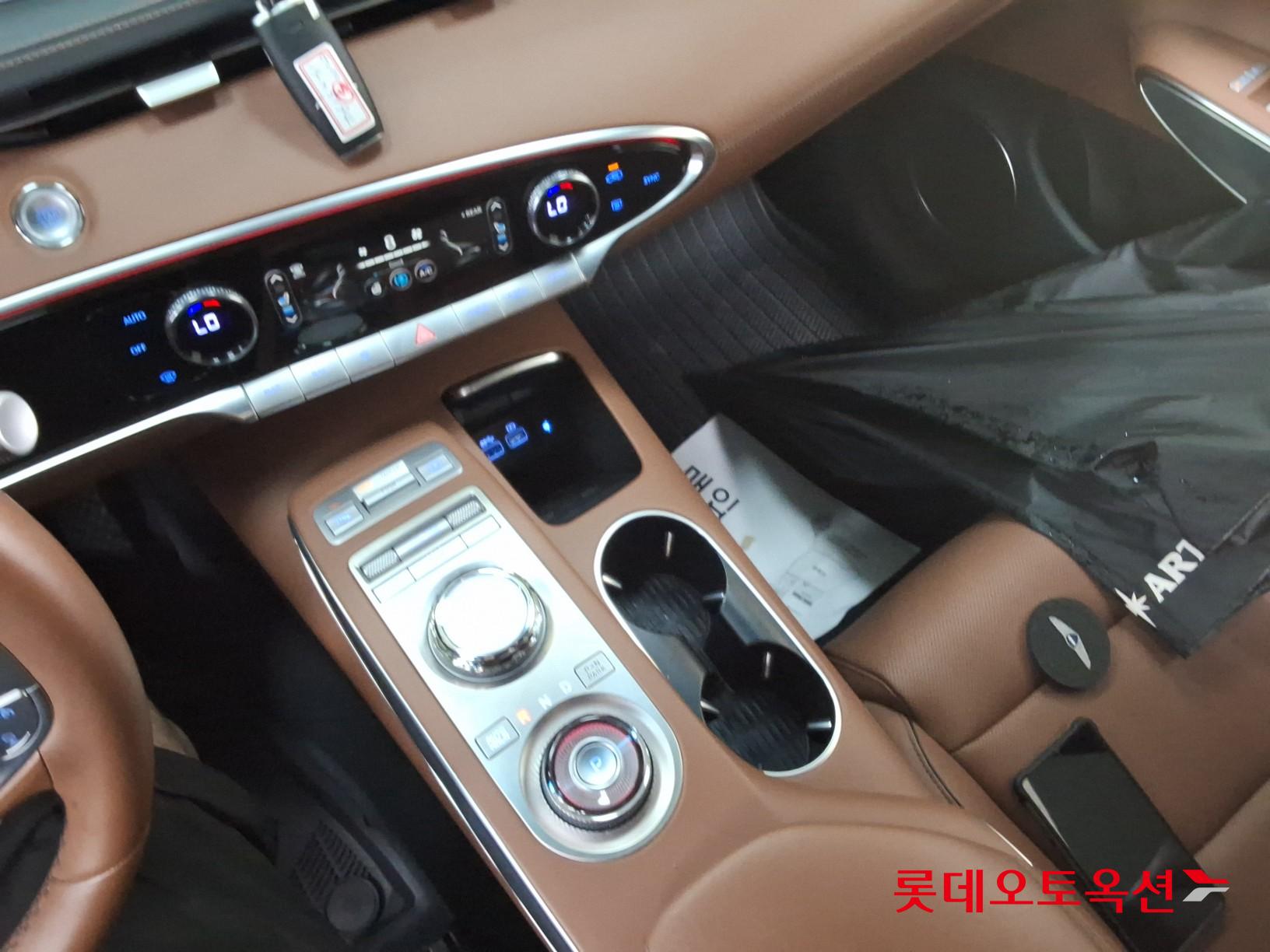 2021 - genesis gv70