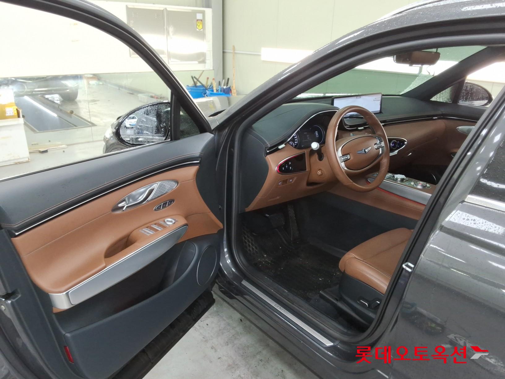 2021 - genesis gv70