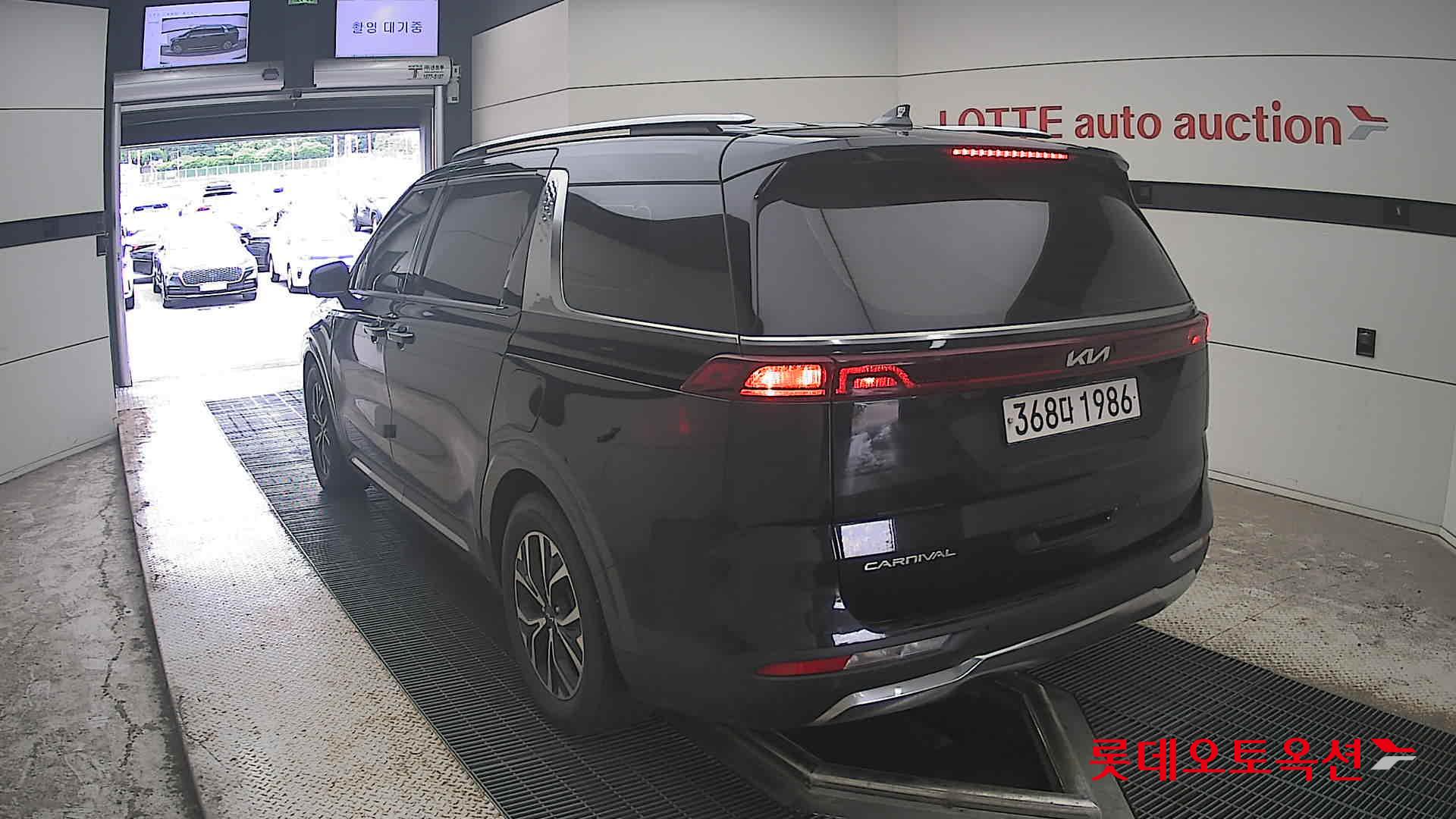 2022 - kia carnival